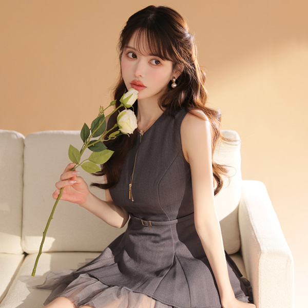 ジップデザイン ノースリーブ ベルトデザイン チュール エレガント オープンバスト フレアミニドレス