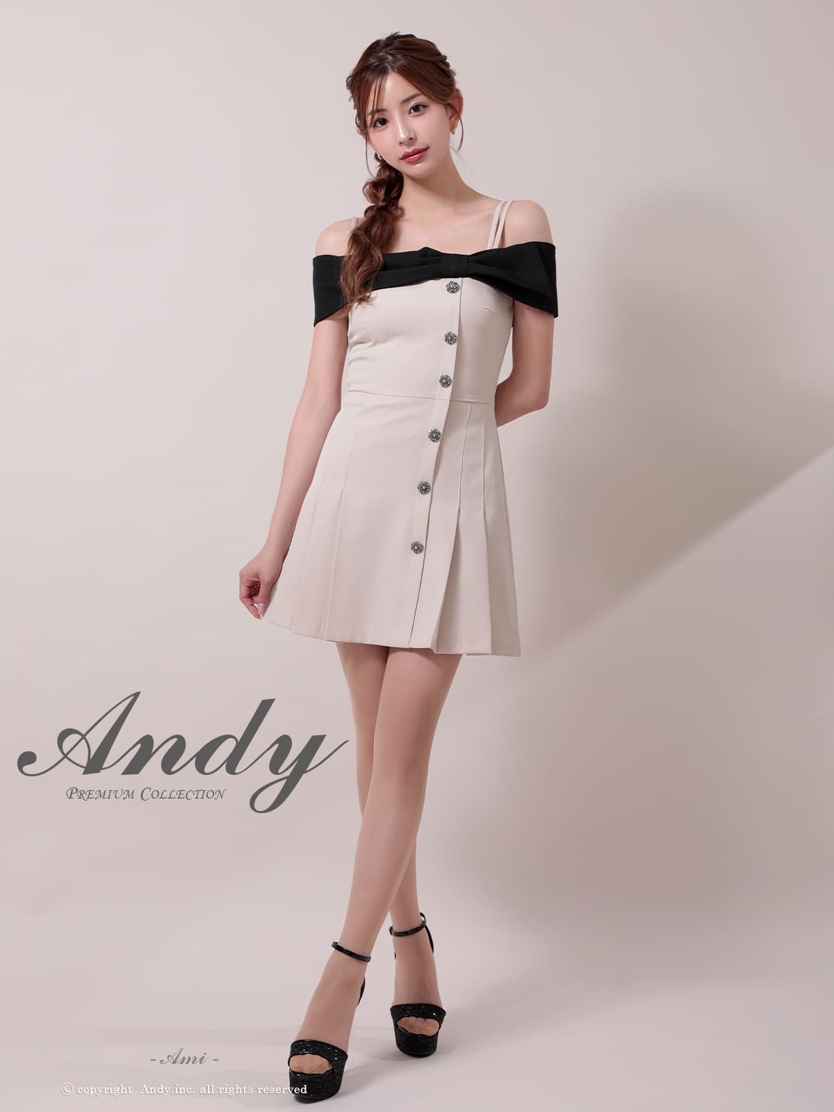 肩あき リボン バイカラー ボタン プリーツ フレアミニドレスの全身フロント画像1