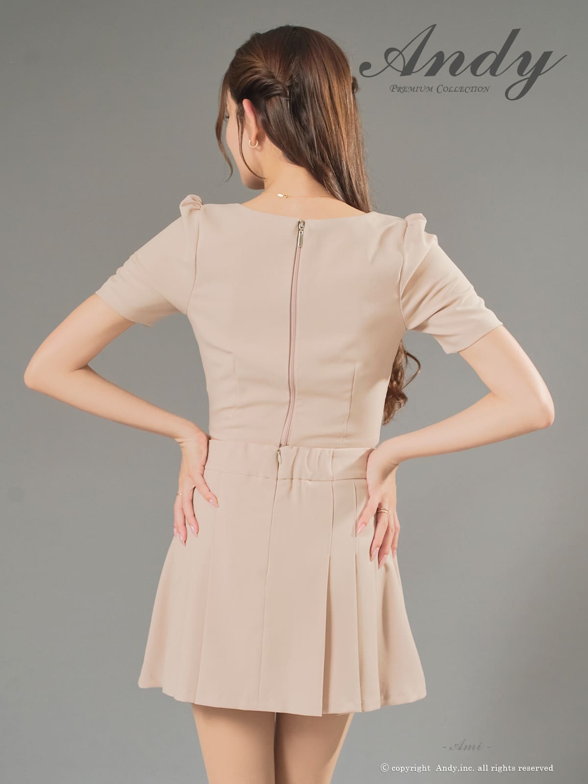 半袖 セットアップ ジップデザイン スクエアネック ボタン プリーツ チェーン フレアミニドレスの詳細画像3