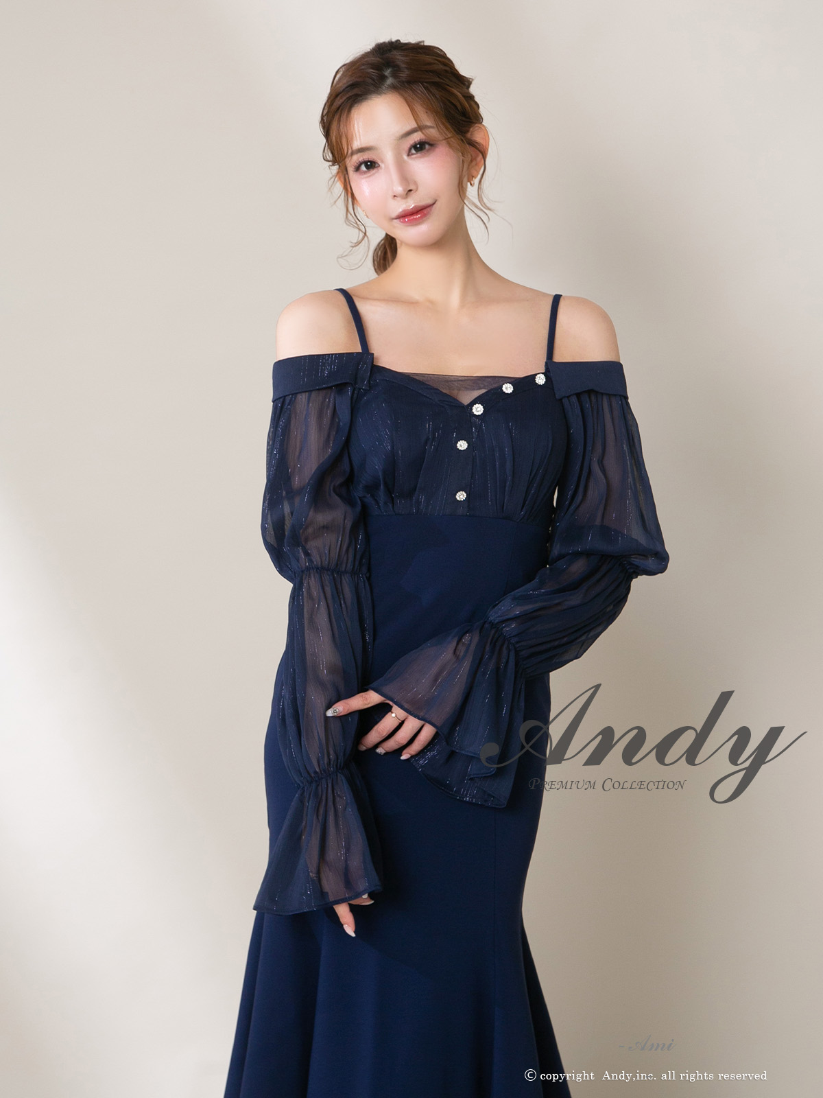 肩あき 長袖 シースルー シアースリーブ ボタン リボン タイトロングドレスの全身バック画像2