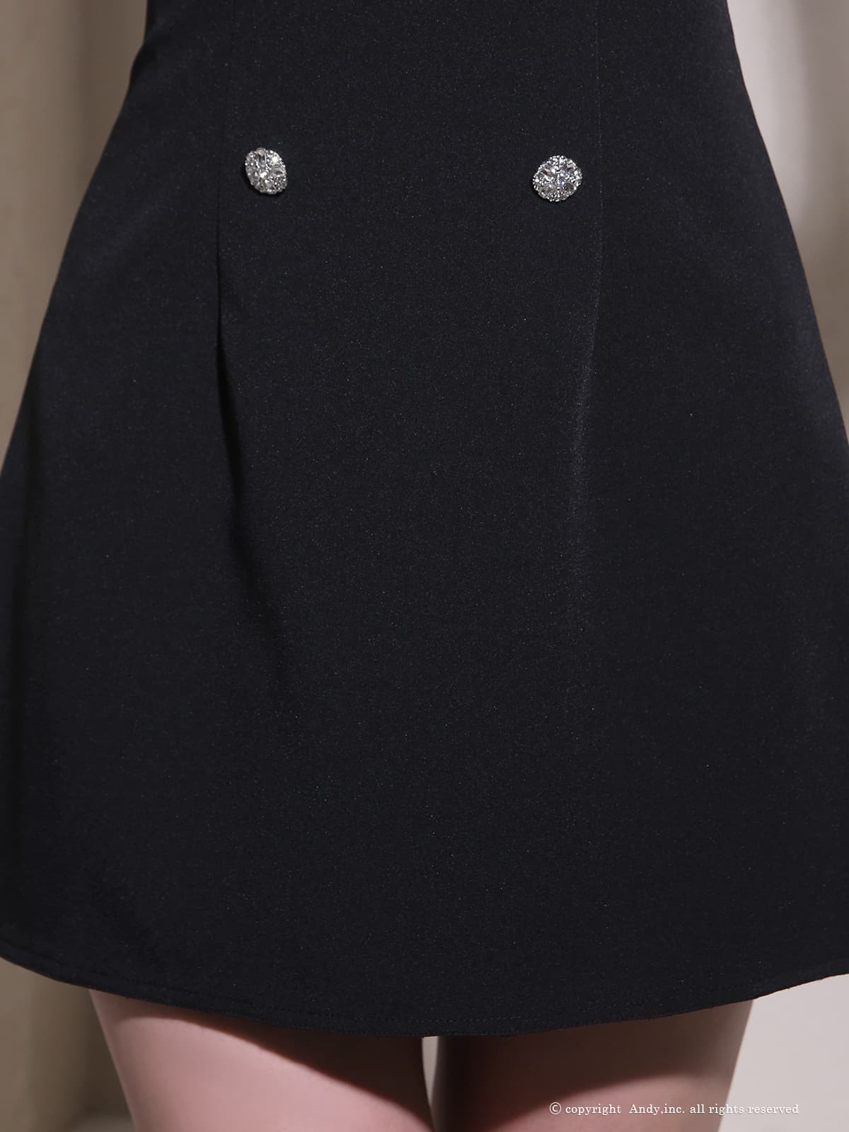 袖あり スクエアネック ボタン ワンカラー フレアミニドレスの詳細画像1