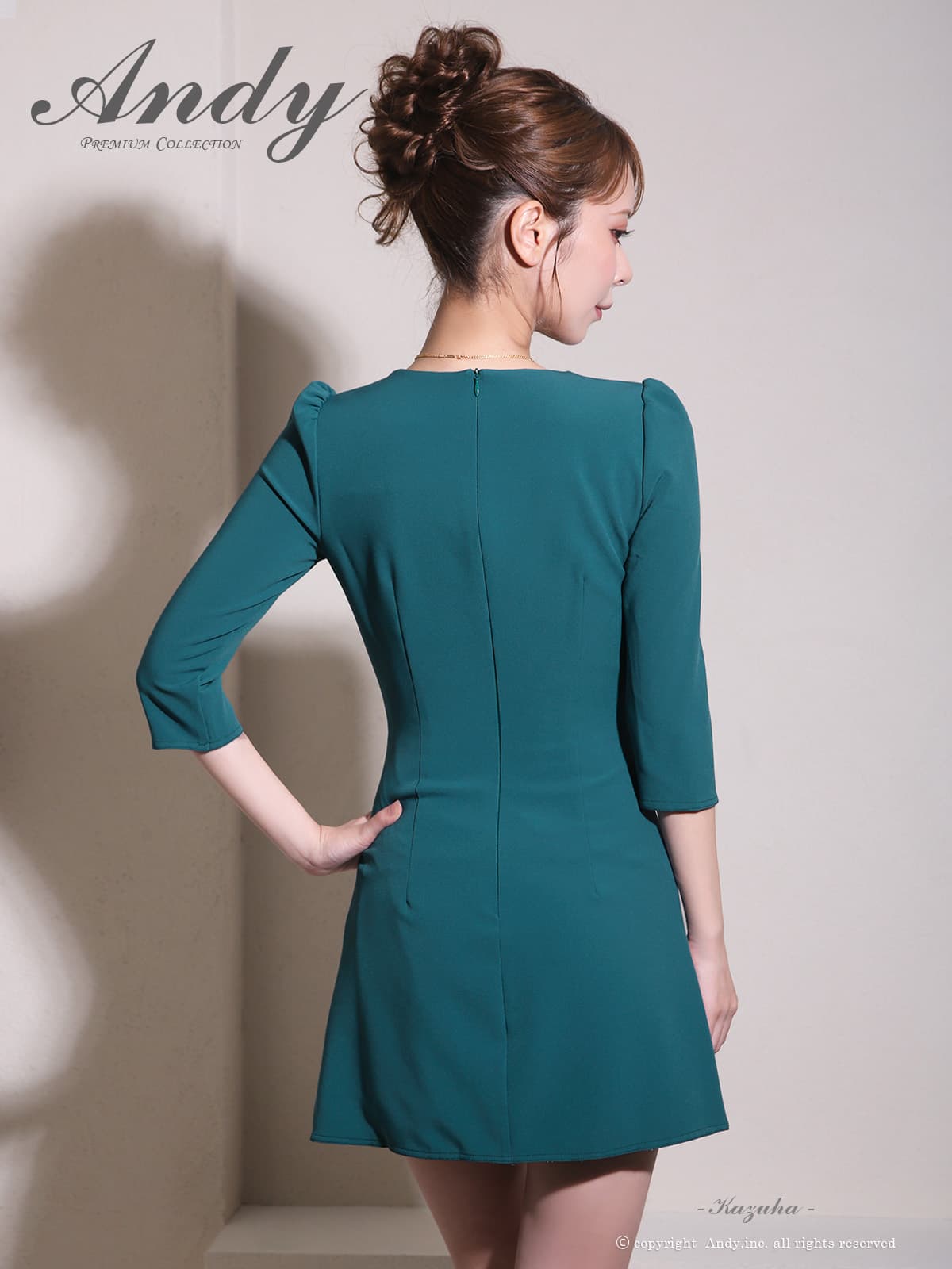 袖あり スクエアネック ボタン ワンカラー フレアミニドレスの詳細画像3