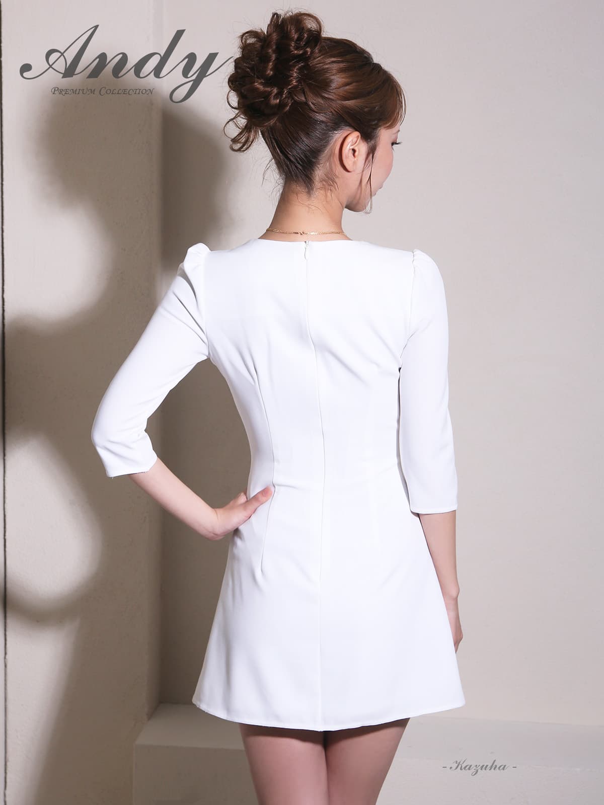 袖あり スクエアネック ボタン ワンカラー フレアミニドレスの詳細画像3