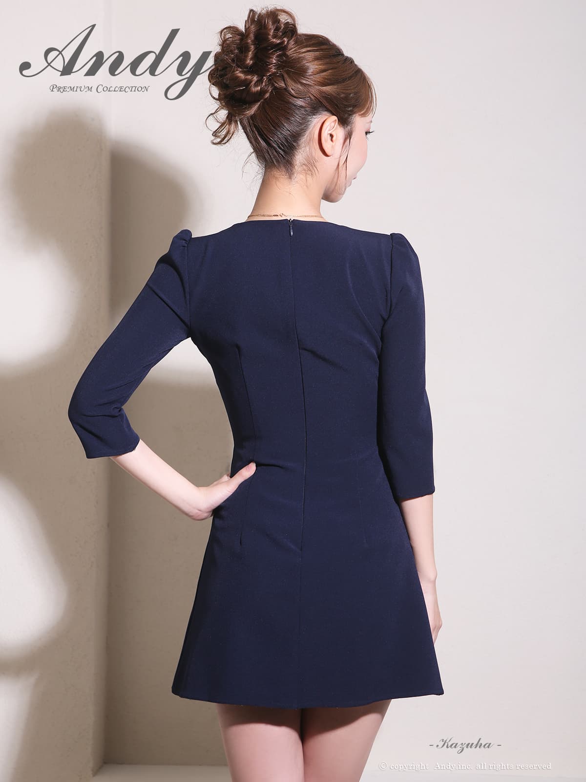 袖あり スクエアネック ボタン ワンカラー フレアミニドレスの詳細画像3