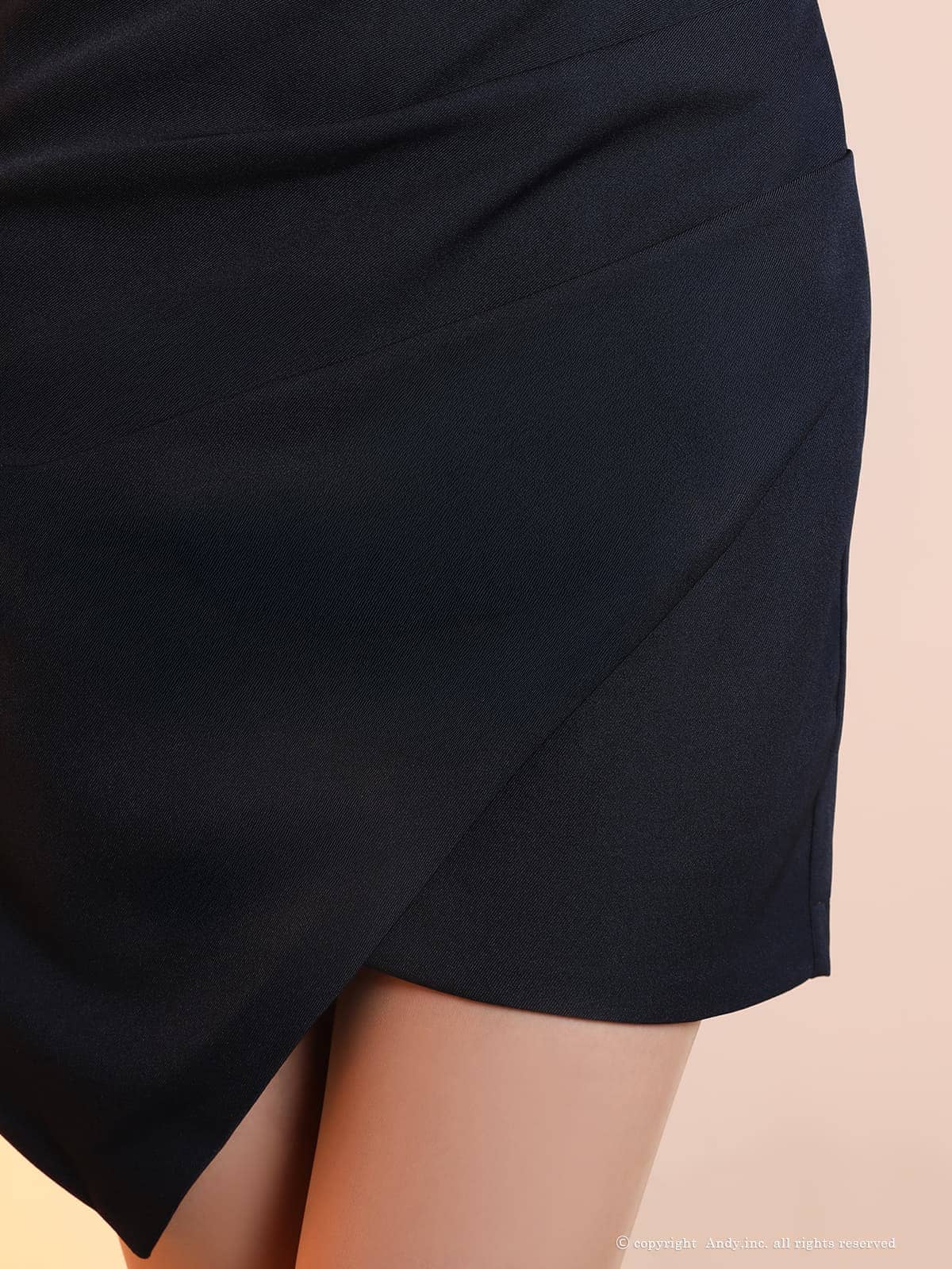 オフショルダー ジップデザイン 袖あり アシメスカート 無地 タイトミニドレスの詳細画像1