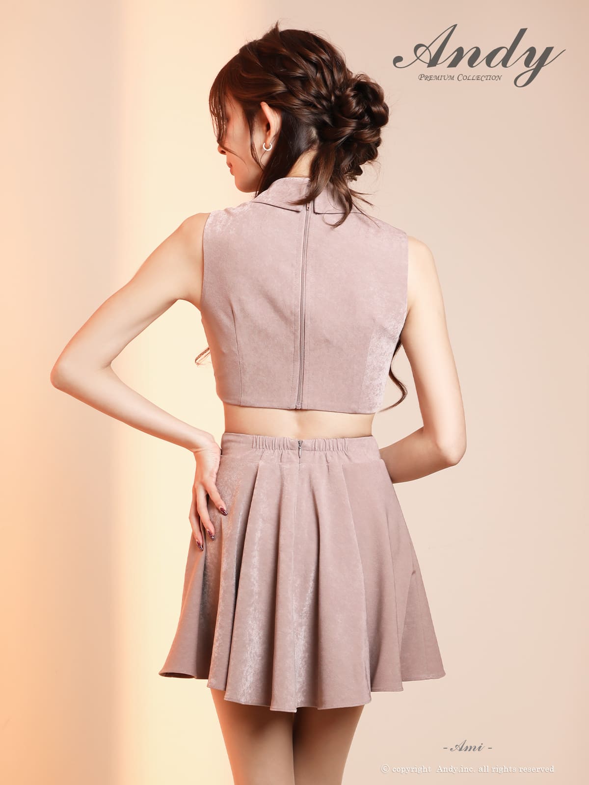 ノースリーブ ウエスト カットアウト ボタン 襟付き フレアミニドレスの全身サイド画像2