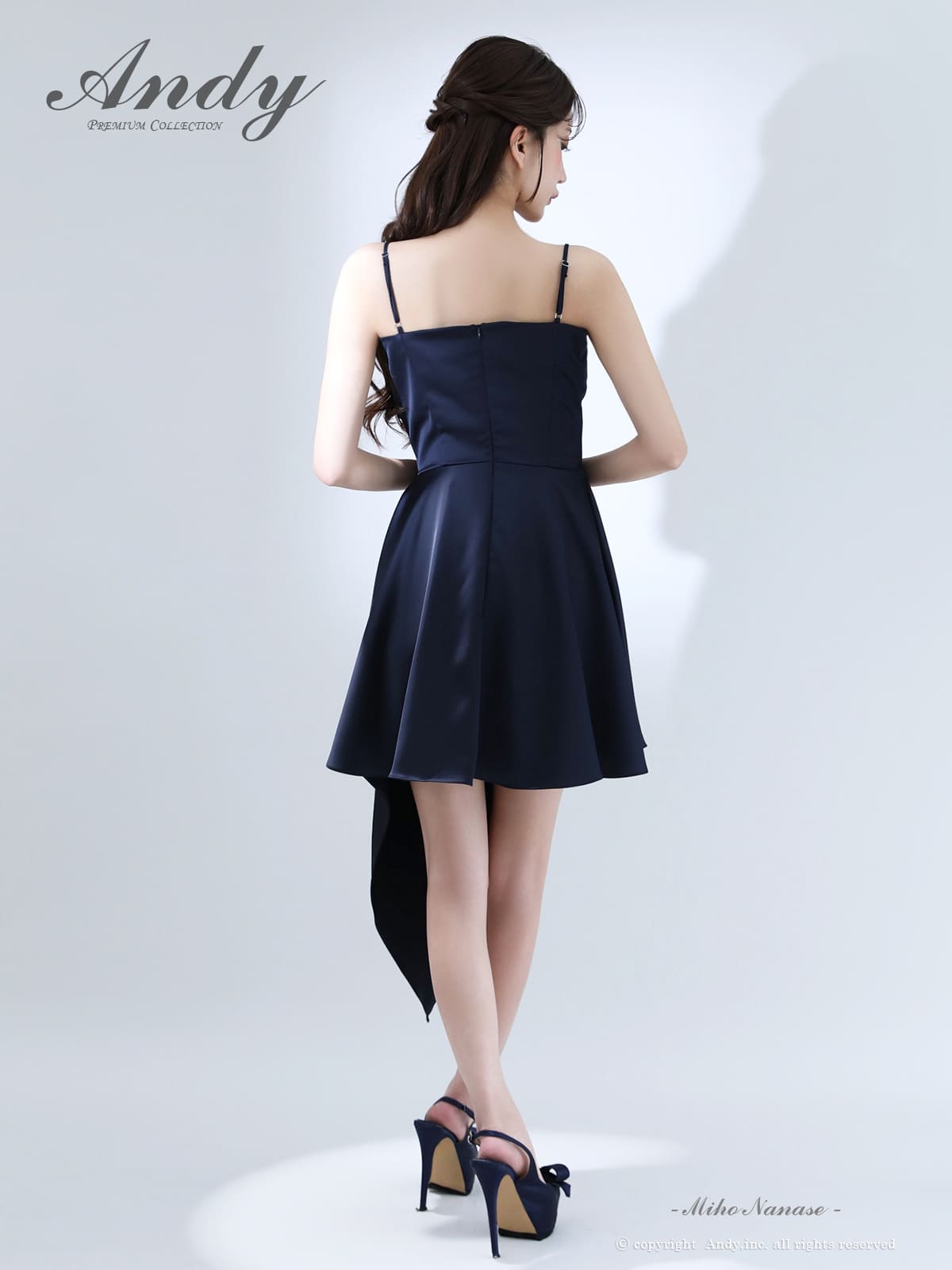 キャミソール ジップデザイン ドレープ アシンメトリー サテン ワンカラー フレアミニドレスの全身サイド画像1