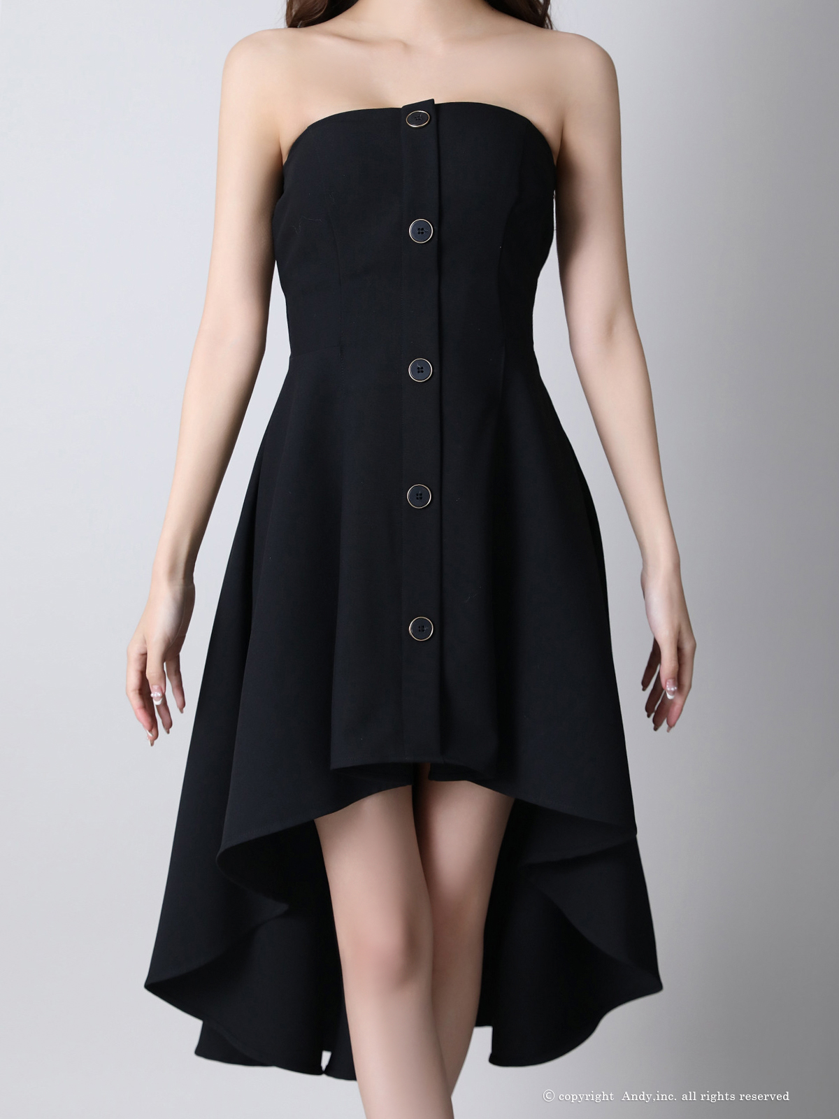 ベアトップ ボタン ワンカラー フレア ロングテールドレスの全身バック画像1