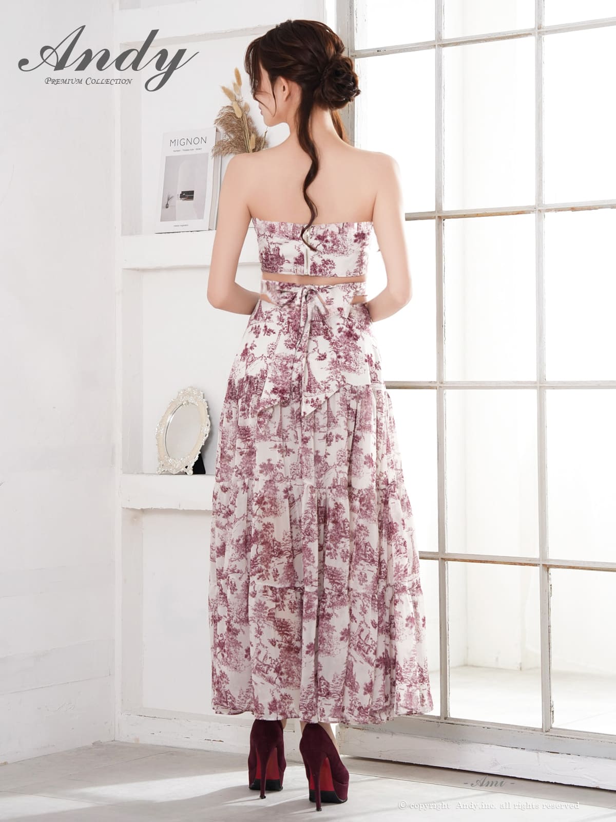 ベアトップ ウエストカット バックリボン 花柄 Aラインロングドレスの全身サイド画像1