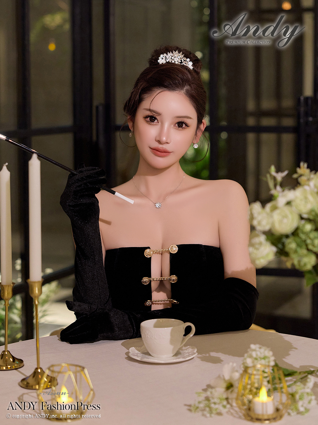 ベアトップ ベロア ゴールドボタン チェーン セクシー タイトミニドレスのイメージ画像4