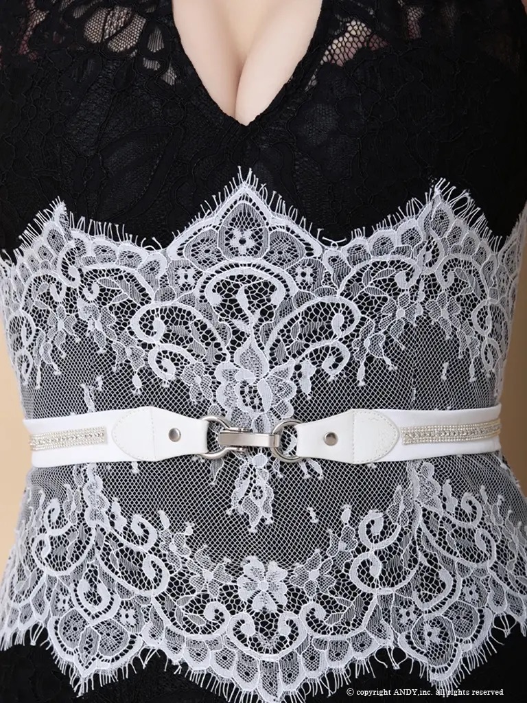 ホルターネック ウエストベルト フラワーレース バストカット モノトーン タイトミニドレスのイメージ画像10