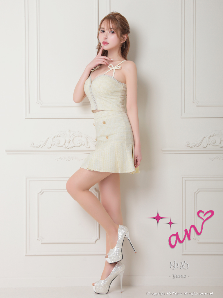  フロントジップ リボン ゴールドボタン プリーツスカート セットアップ キャミソール フレアミニドレスの全身サイド画像2