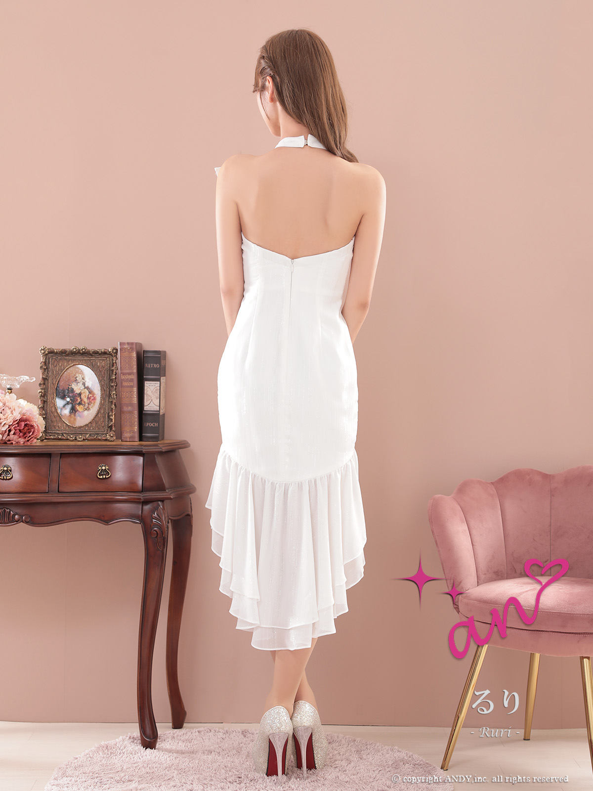 ノースリーブ ジップデザイン チェーン タック マーメイド ロングテールドレスの全身バック画像