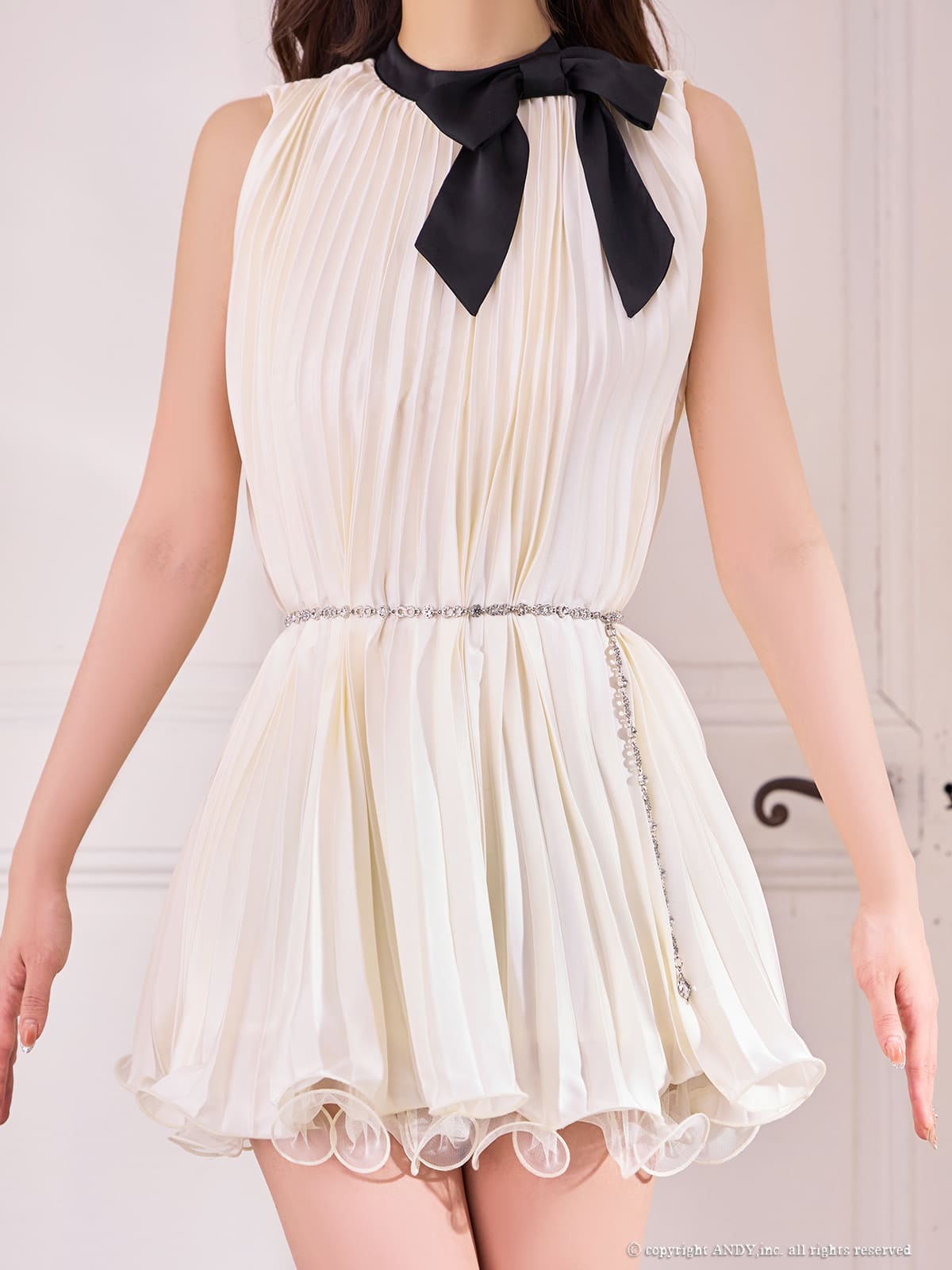 ノースリーブ ネックリボン チェーンベルト フリル プリーツ フレアミニドレスの詳細画像2