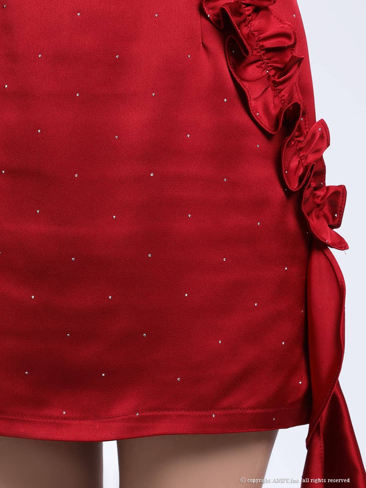 ホルターネック ジップデザイン バストカット フリル ワンカラー タイトミニドレスの全身フロント画像2