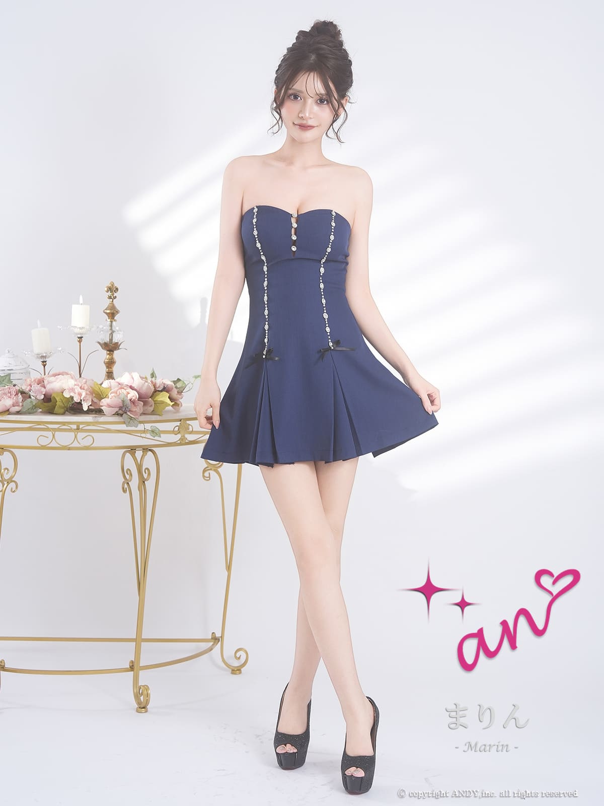 ベアトップ リボン ビジュー バストカット プリーツ フレアミニドレスの詳細画像2