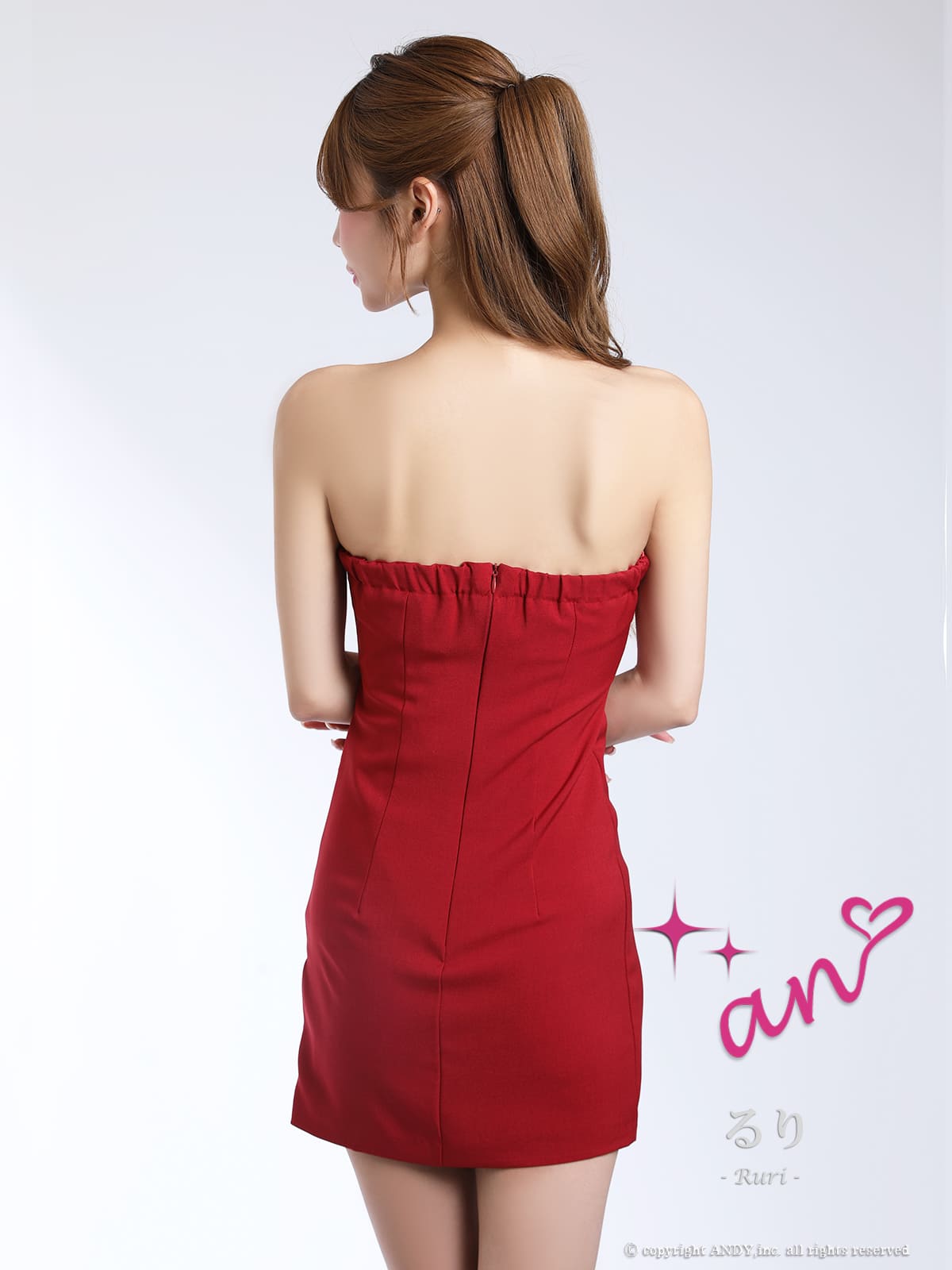 ベアトップ ジップデザイン スリット リボン風 ギャザー ビジュー ボタン タイトミニドレスの全身バック画像1