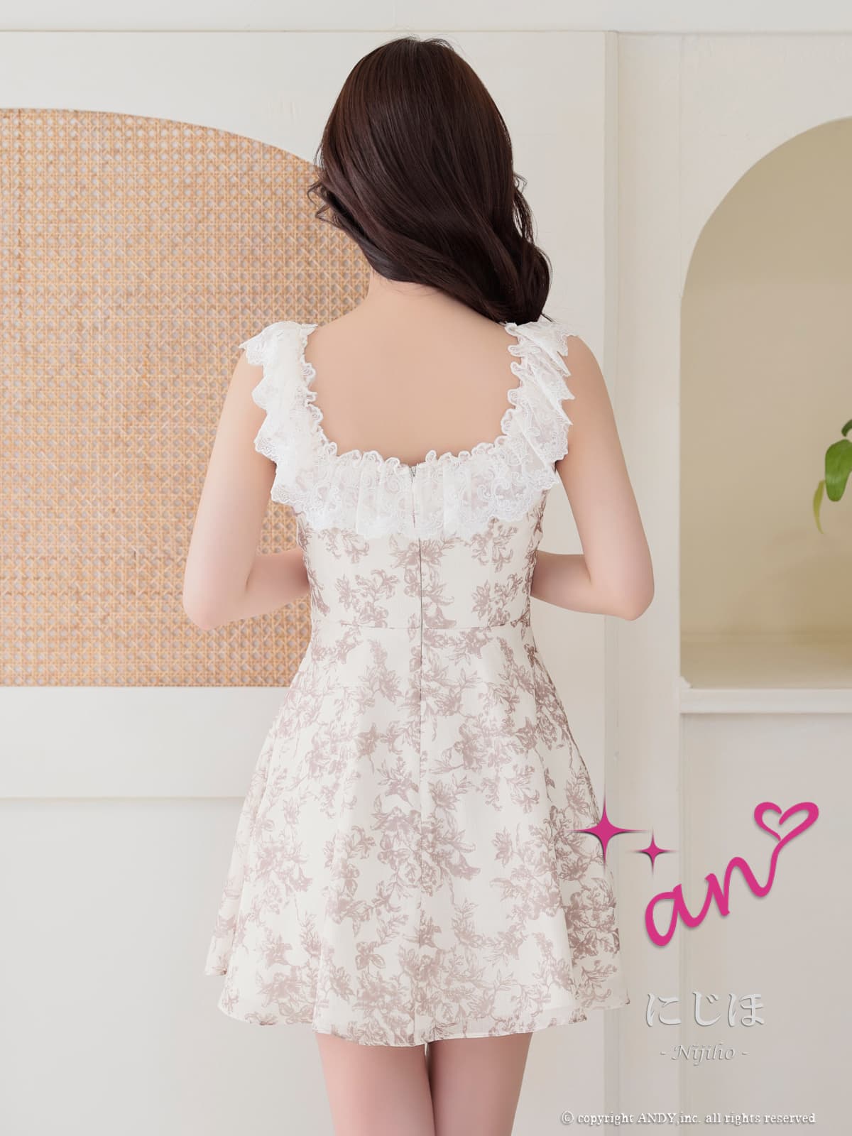 ノースリーブ ジップデザイン フリル レース スクエアネック フラワープリント フレアミニドレスの全身バック画像1