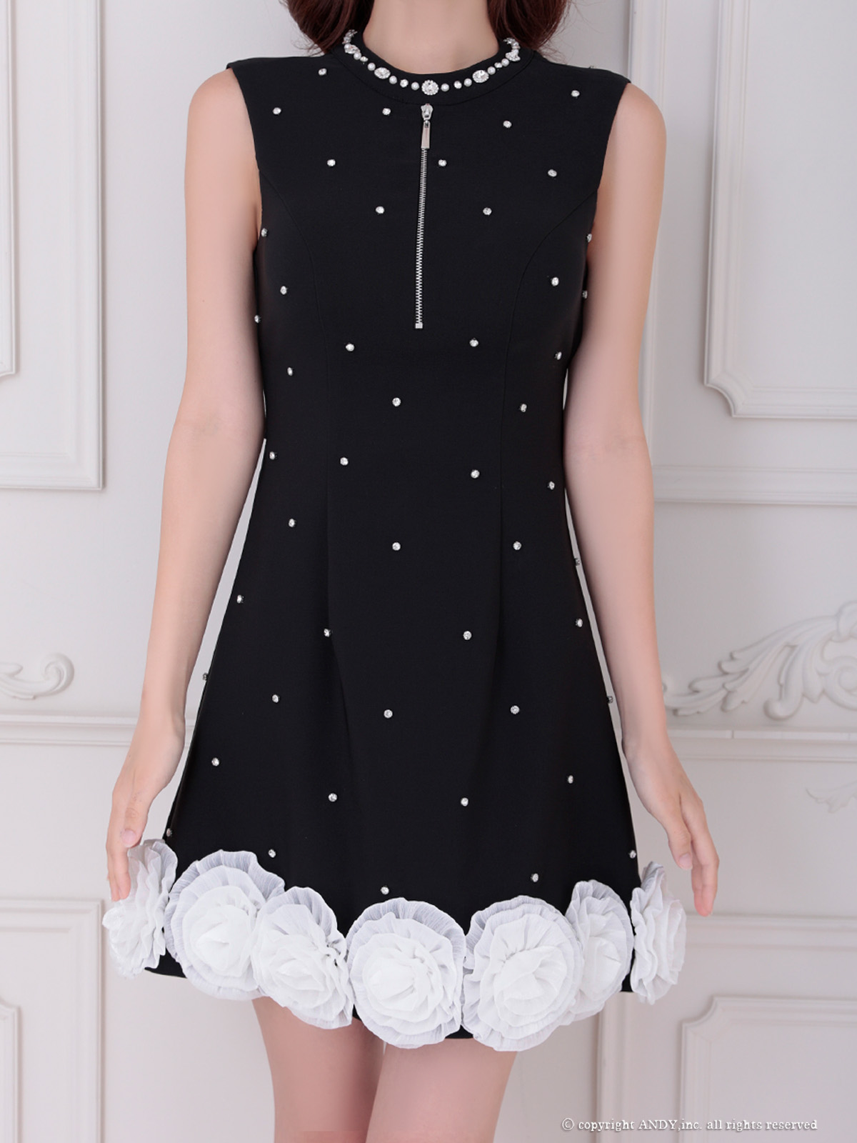 ノースリーブ ジップデザイン ドット柄 ビジュー パール 立体フラワー バックオープン フレアミニドレスの詳細画像1