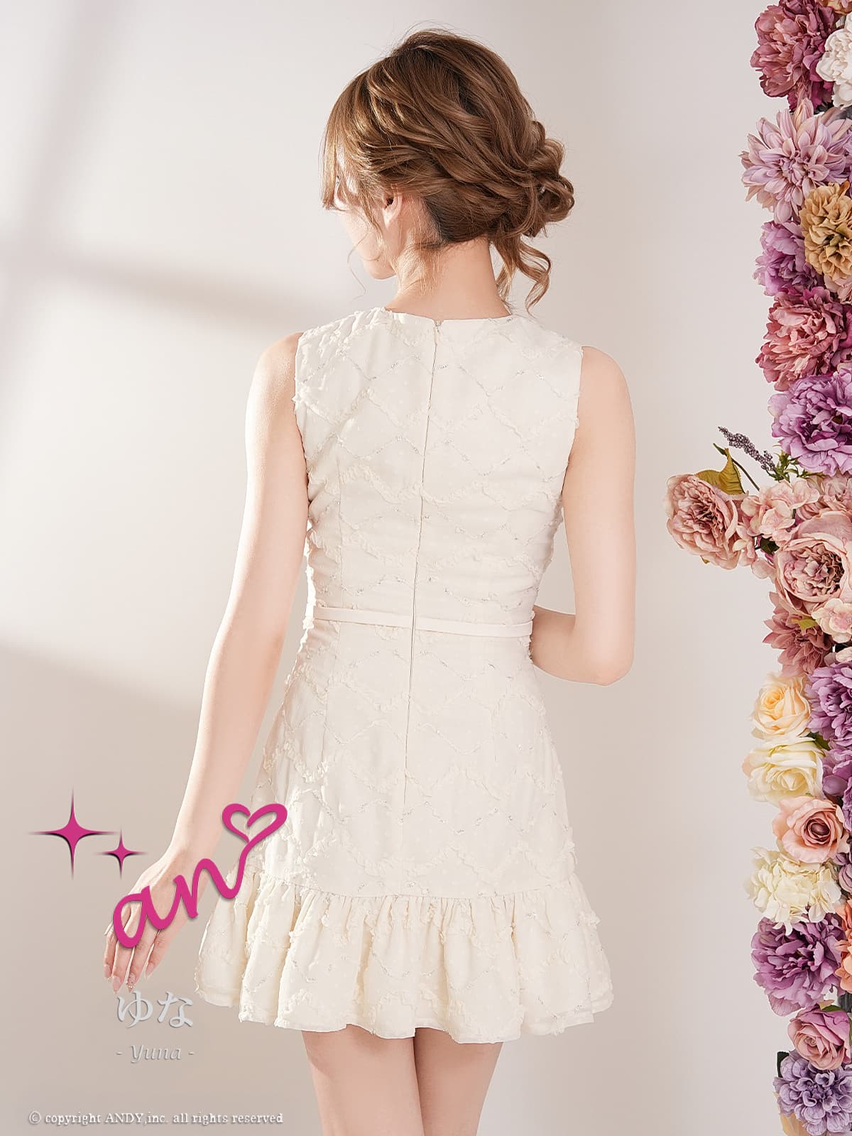 ノースリーブ ジップデザイン チェック柄 ドット柄 ウエストベルト 裾フリル フレアミニドレスの全身バック画像1