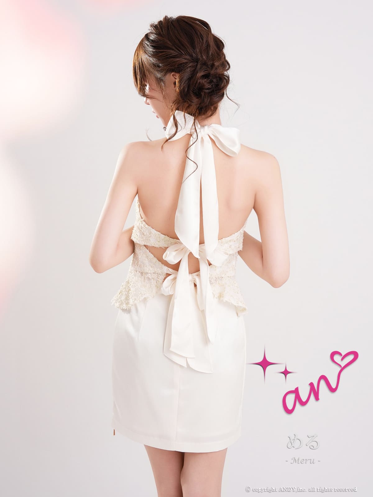 ホルターネック ペプラム ジップデザイン リボン スリット タイトミニドレスの全身バック画像2