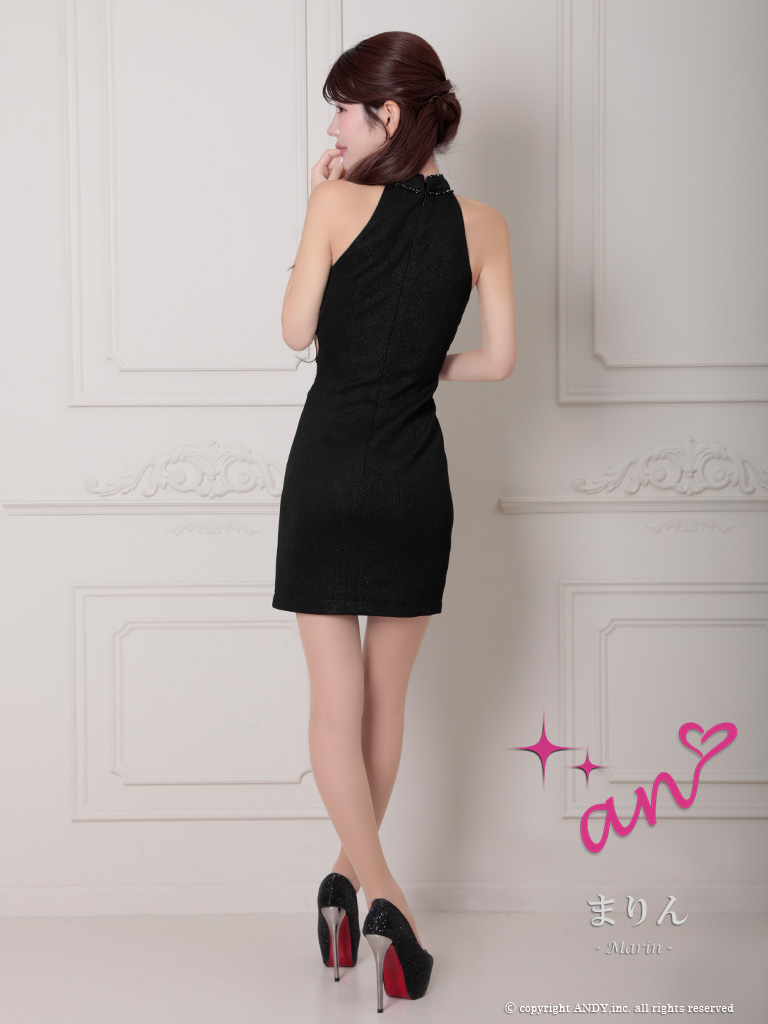 ホルターネック ストレッチ バストカット ラメ ビーズ ワンカラー サイドカットデザイン リボンブローチ タイトミニドレスの全身バック画像1