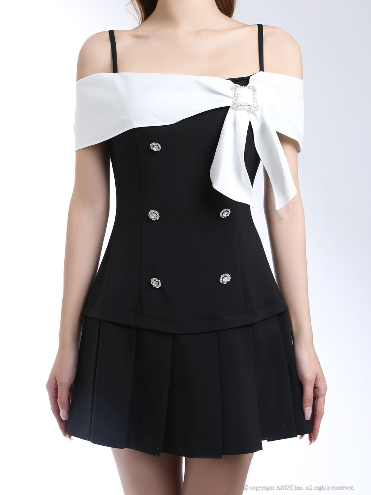 肩あき リボン ビジュー ボタン プリーツ バイカラー フレアミニドレの詳細画像1