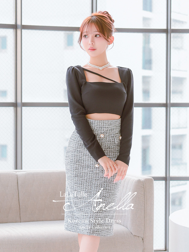 長袖 ツイード ゴールドボタン ウエストカット スクエアネック タイト 膝丈ドレスのイメージ画像1