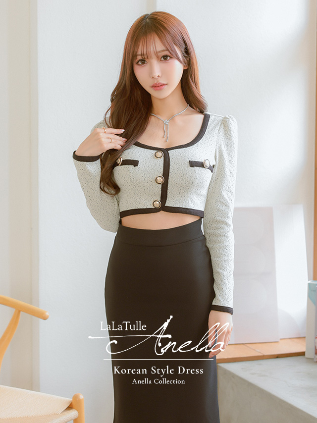 長袖 ゴールドボタン ウエストカット パイピング ツイード モノトーン タイト 膝丈ドレスのイメージ画像1