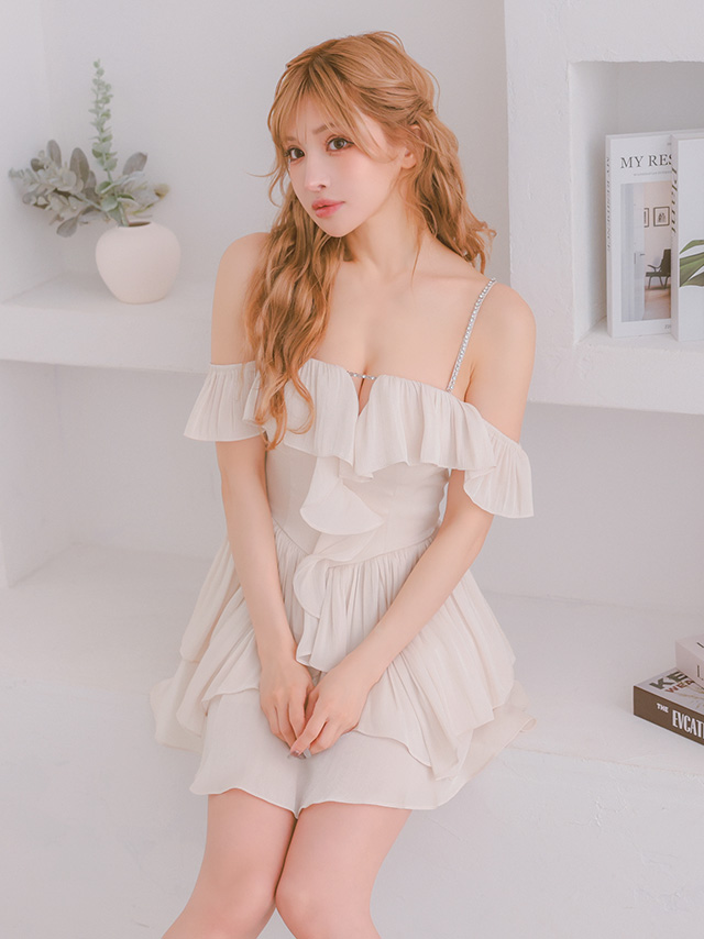 オフショルダー 肩あき バストカット ビジューチェーン フリル シフォン フレアミニドレスのイメージ画像3