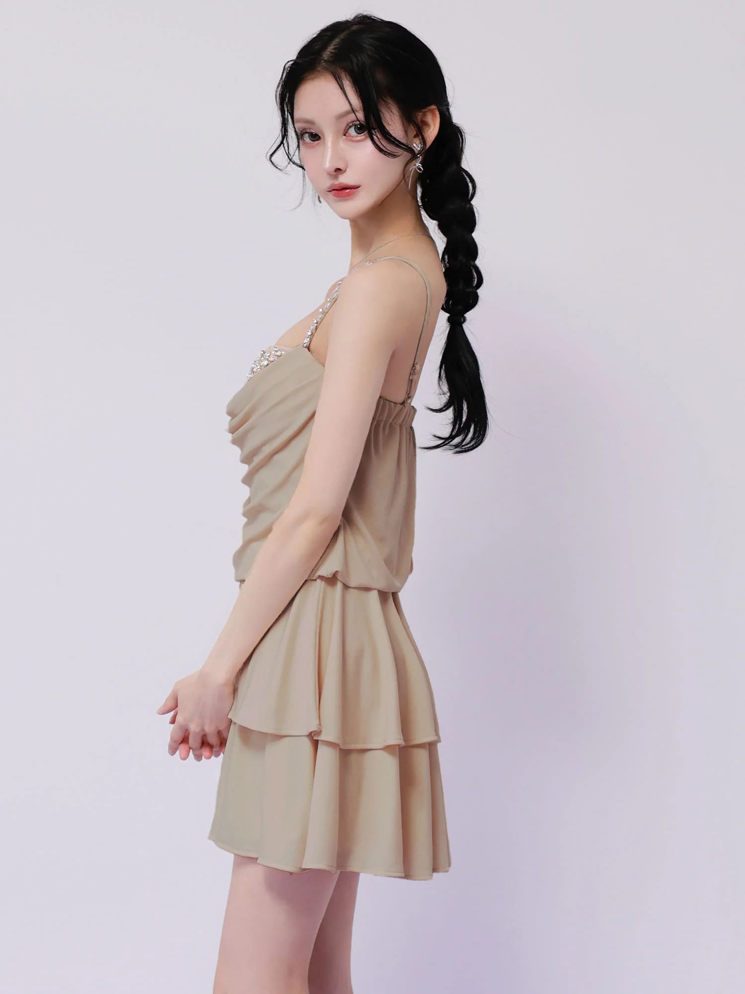 キャミソール フロントドレープ バストビジュー フリル ティアード フレアミニドレスのイメージ画像8