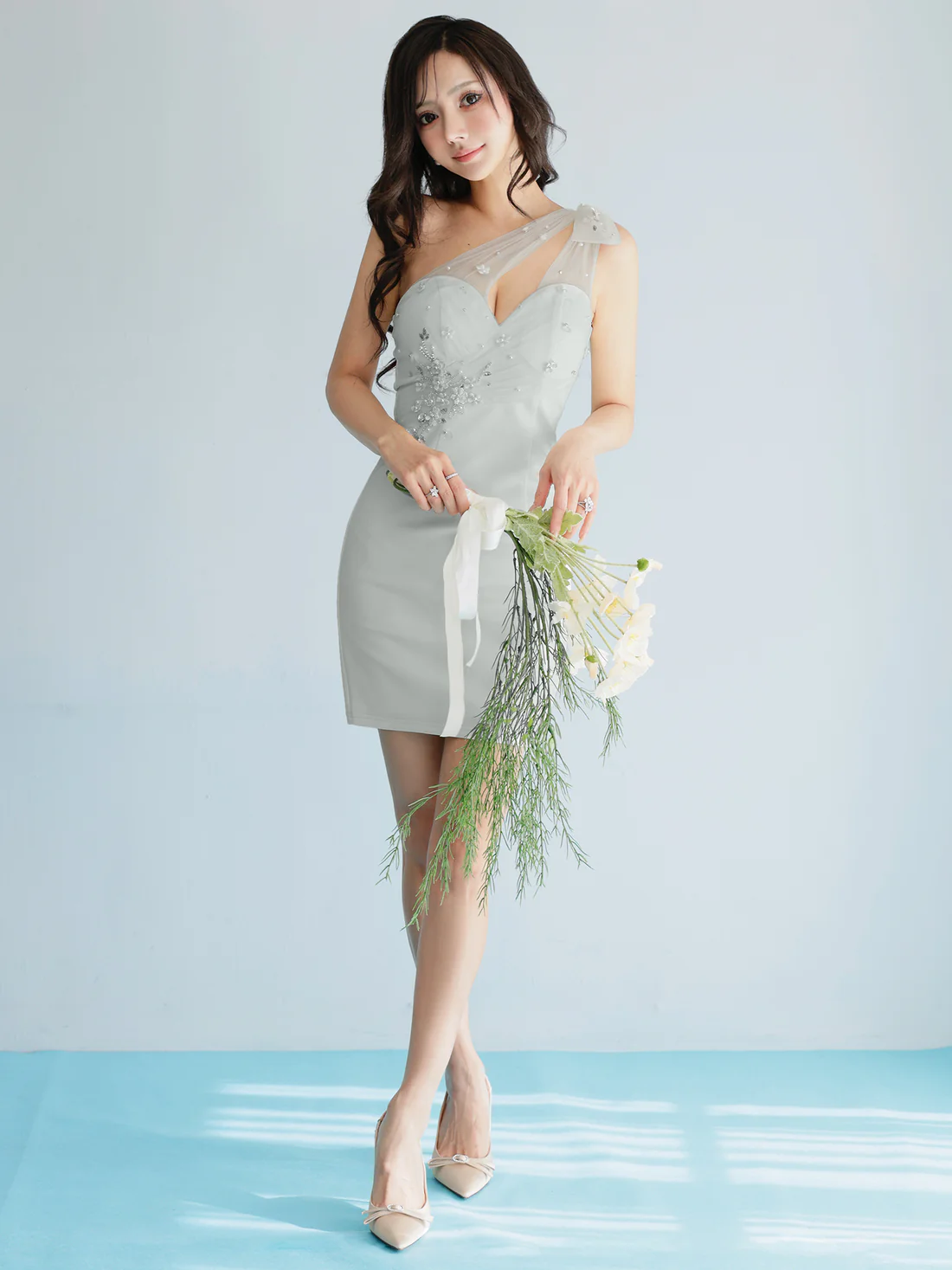 ワンショルダー リボン メッシュ ビジュー フラワー チュール タイトミニドレスのイメージ画像4