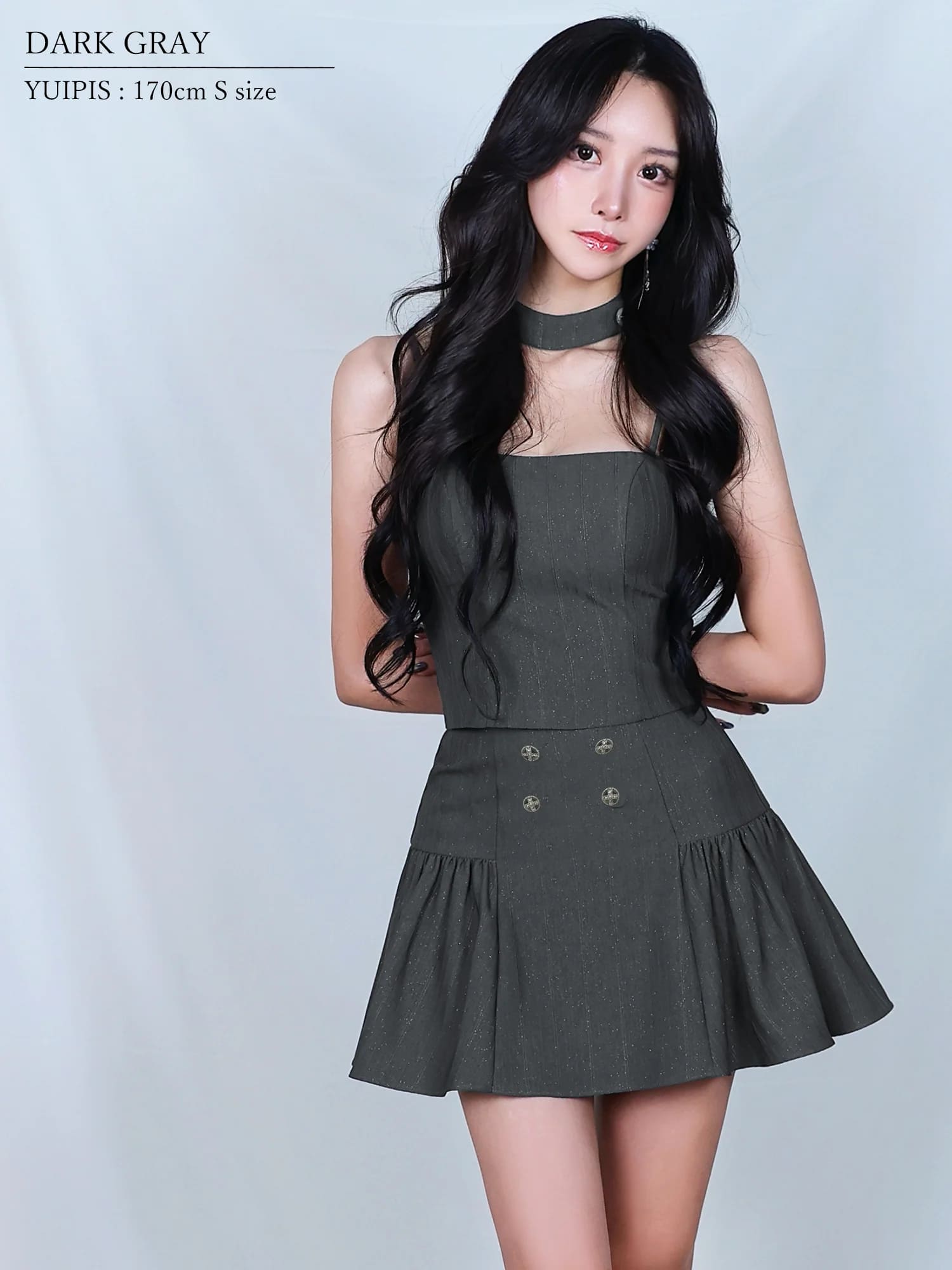 ホルターネック チョーカーデザイン ダブルボタン セットアップ プリーツ フレアミニドレスのイメージ画像2