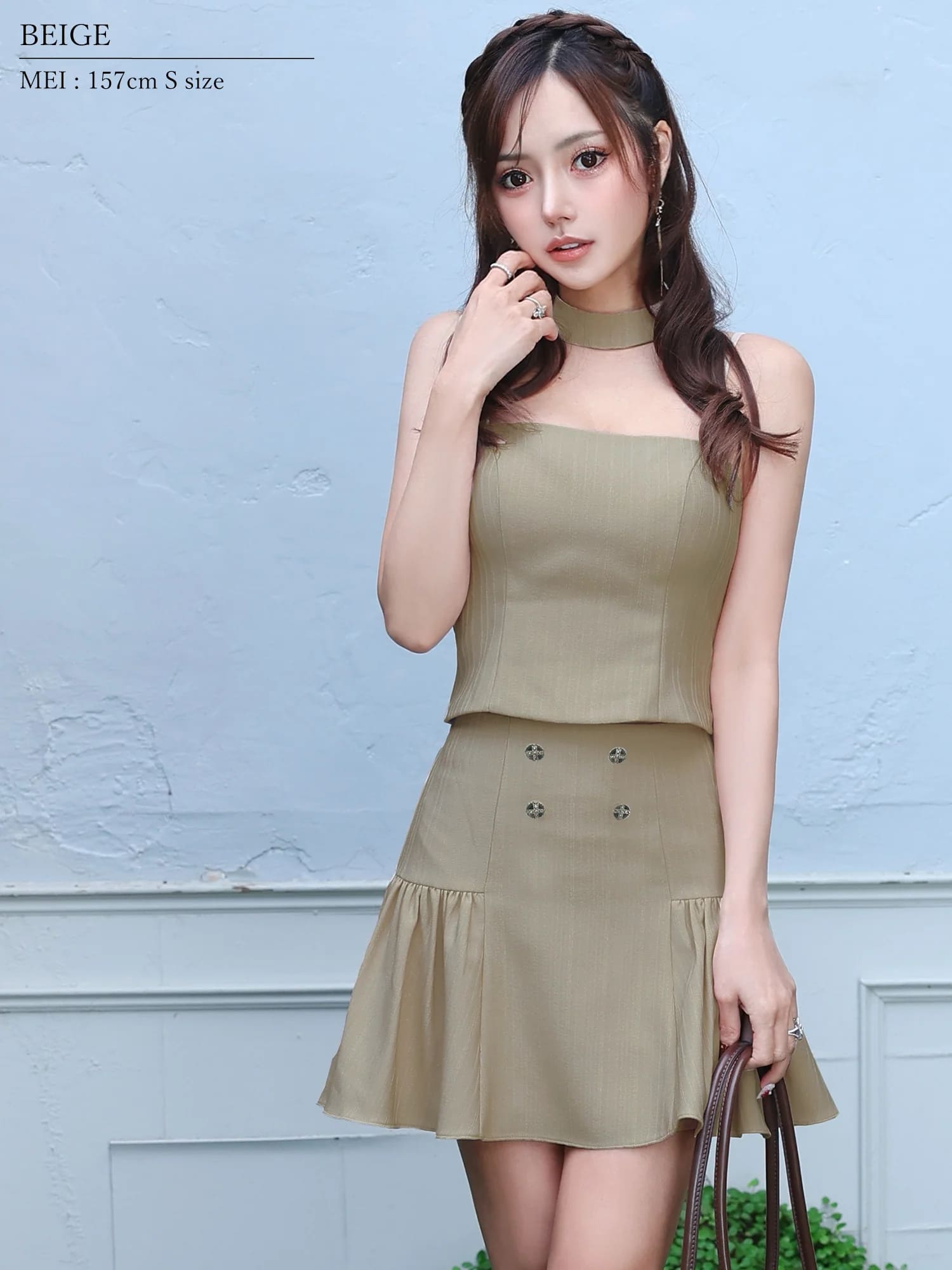 ホルターネック チョーカーデザイン ダブルボタン セットアップ プリーツ フレアミニドレスのイメージ画像3