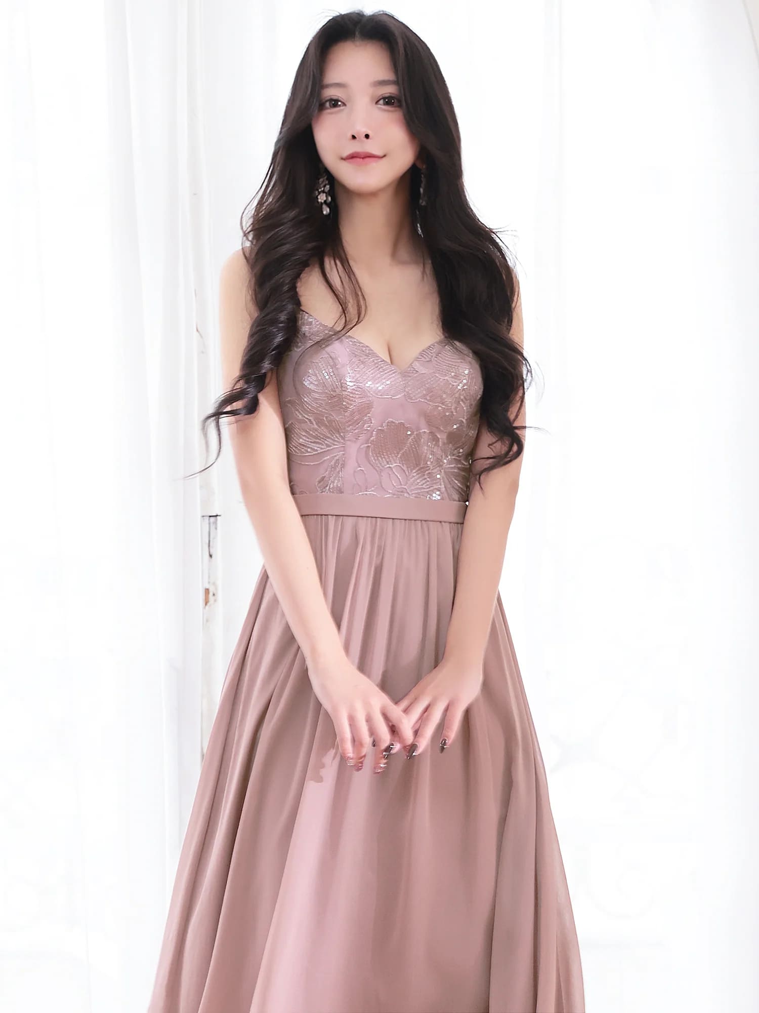 キャミソール ハートカット アッパーフラワーデザイン ウエストマーク ビジュー シフォン Aラインロングドレスのイメージ画像9