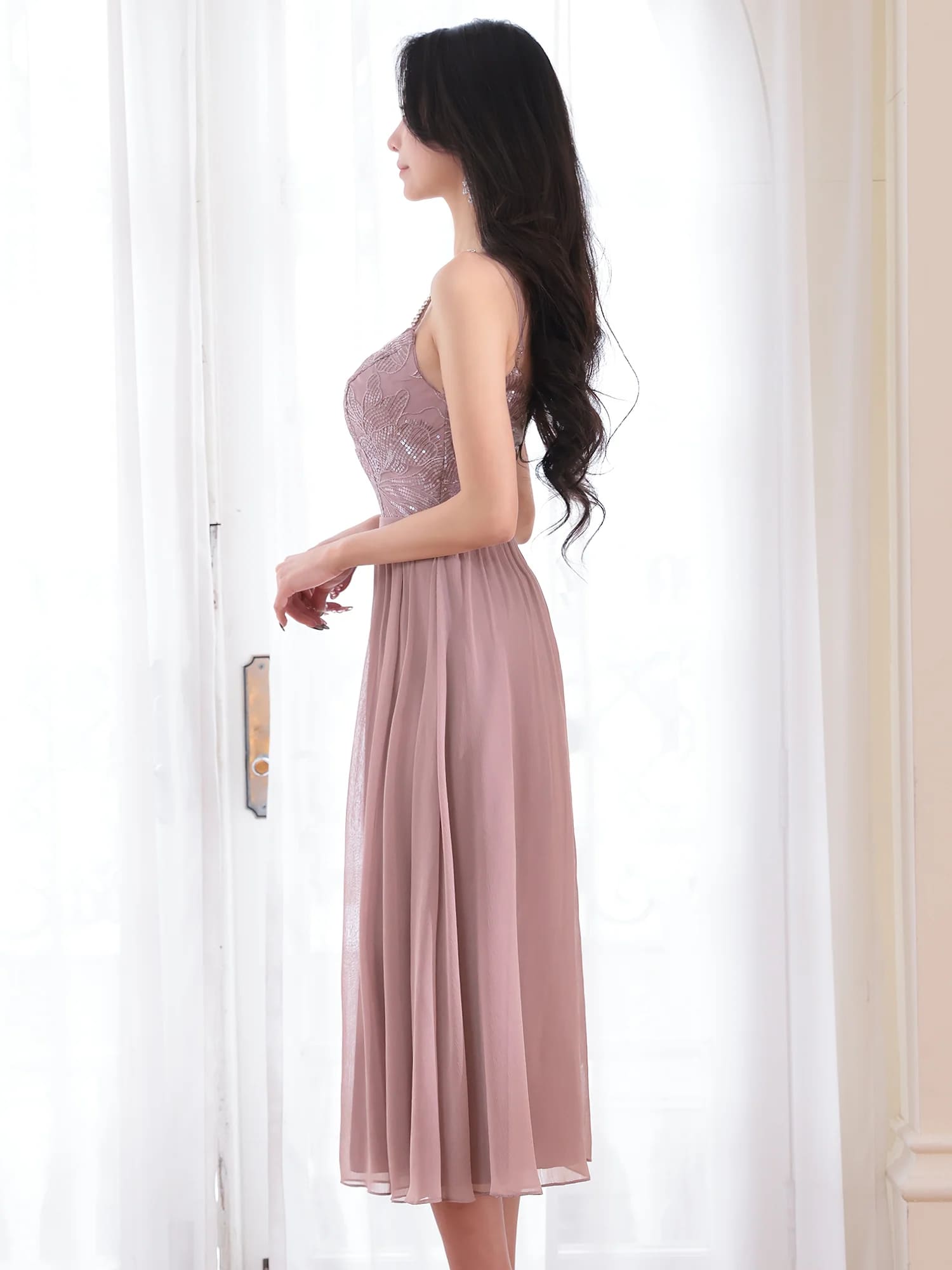 キャミソール ハートカット アッパーフラワーデザイン ウエストマーク ビジュー シフォン Aラインロングドレスのイメージ画像10