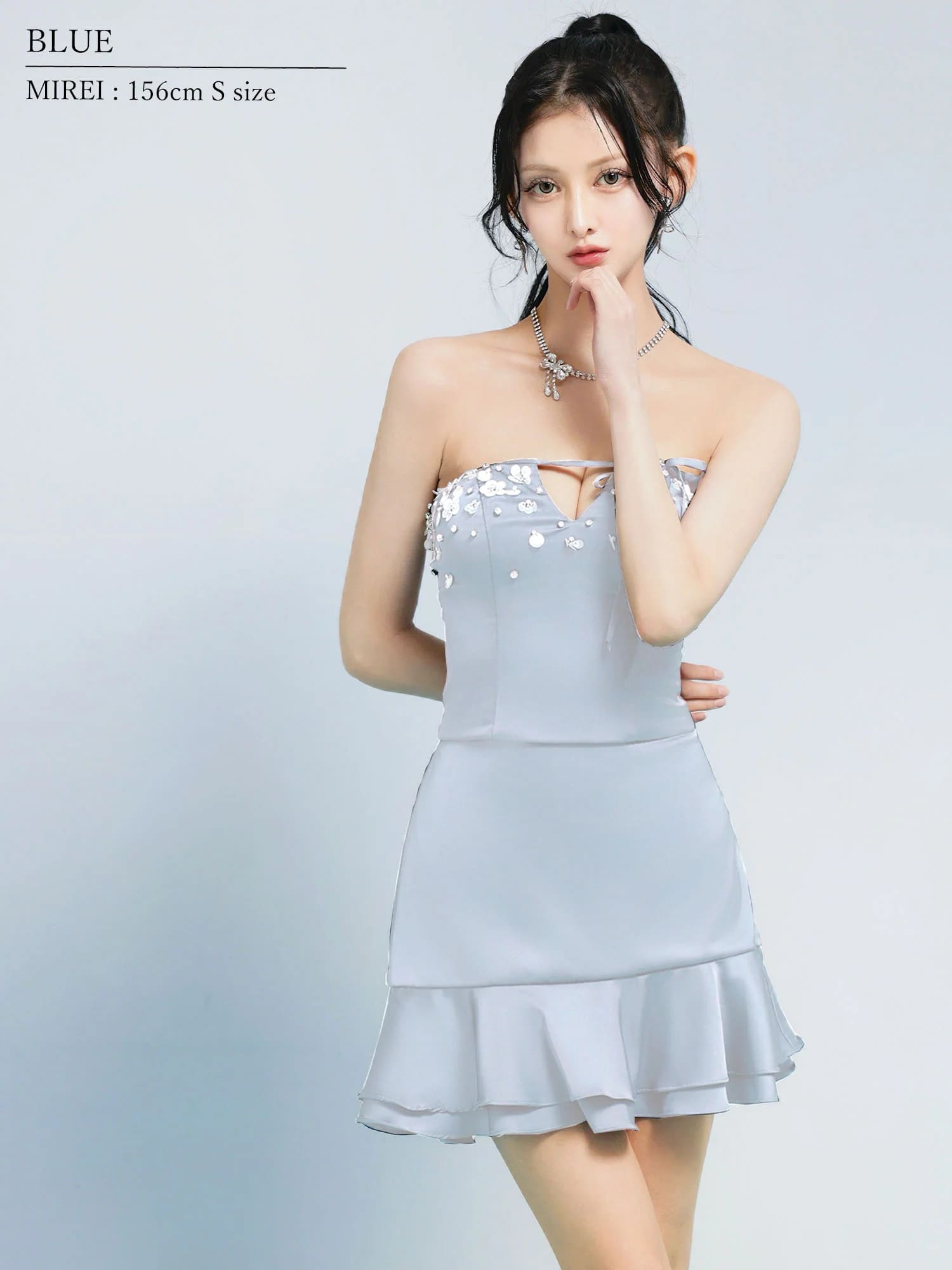 ベアトップ バストカット リボン フラワービジュー フリル サテン セットアップ フレアミニドレスのイメージ画像4