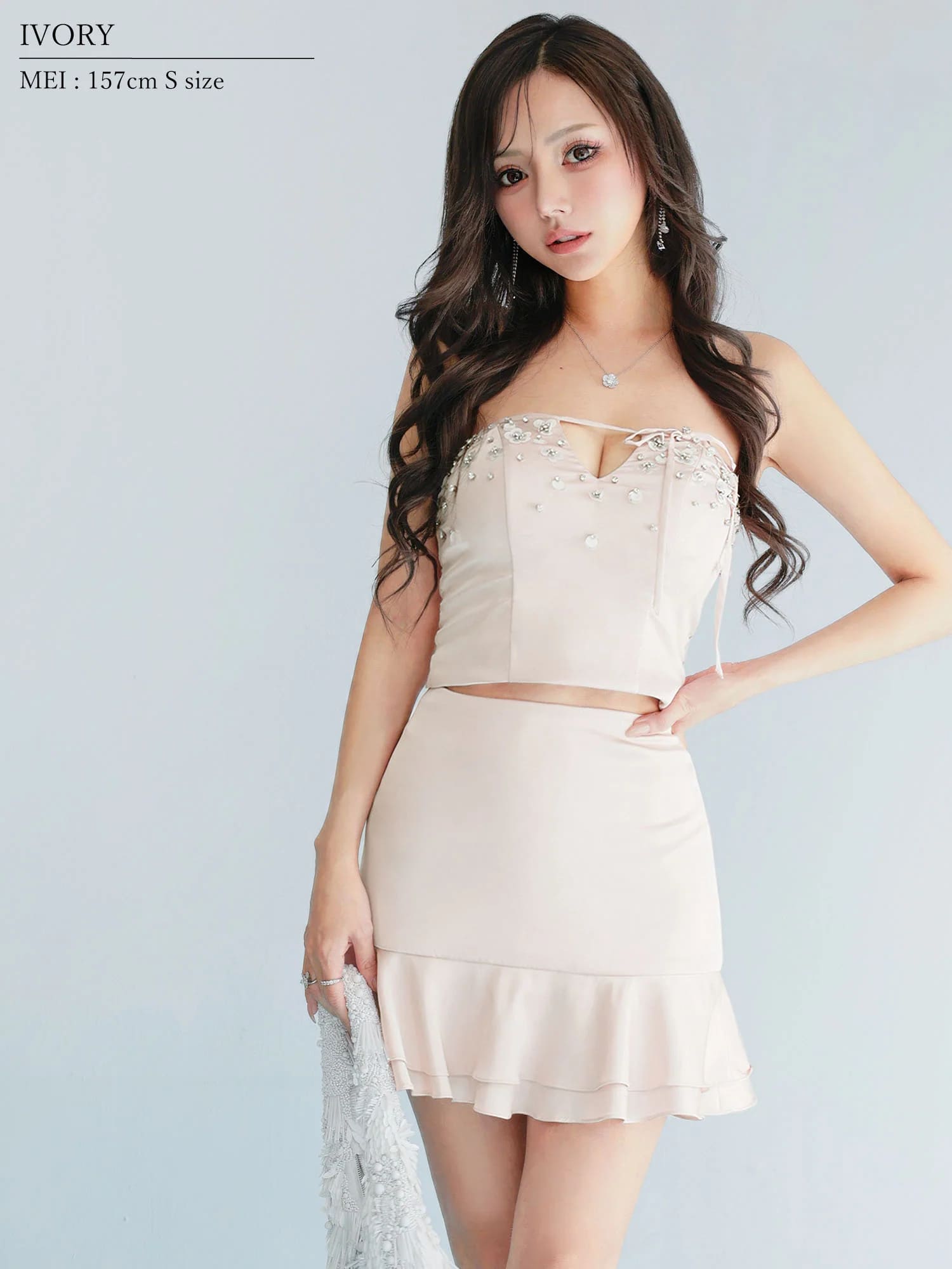 ベアトップ バストカット リボン フラワービジュー フリル サテン セットアップ フレアミニドレスのイメージ画像6