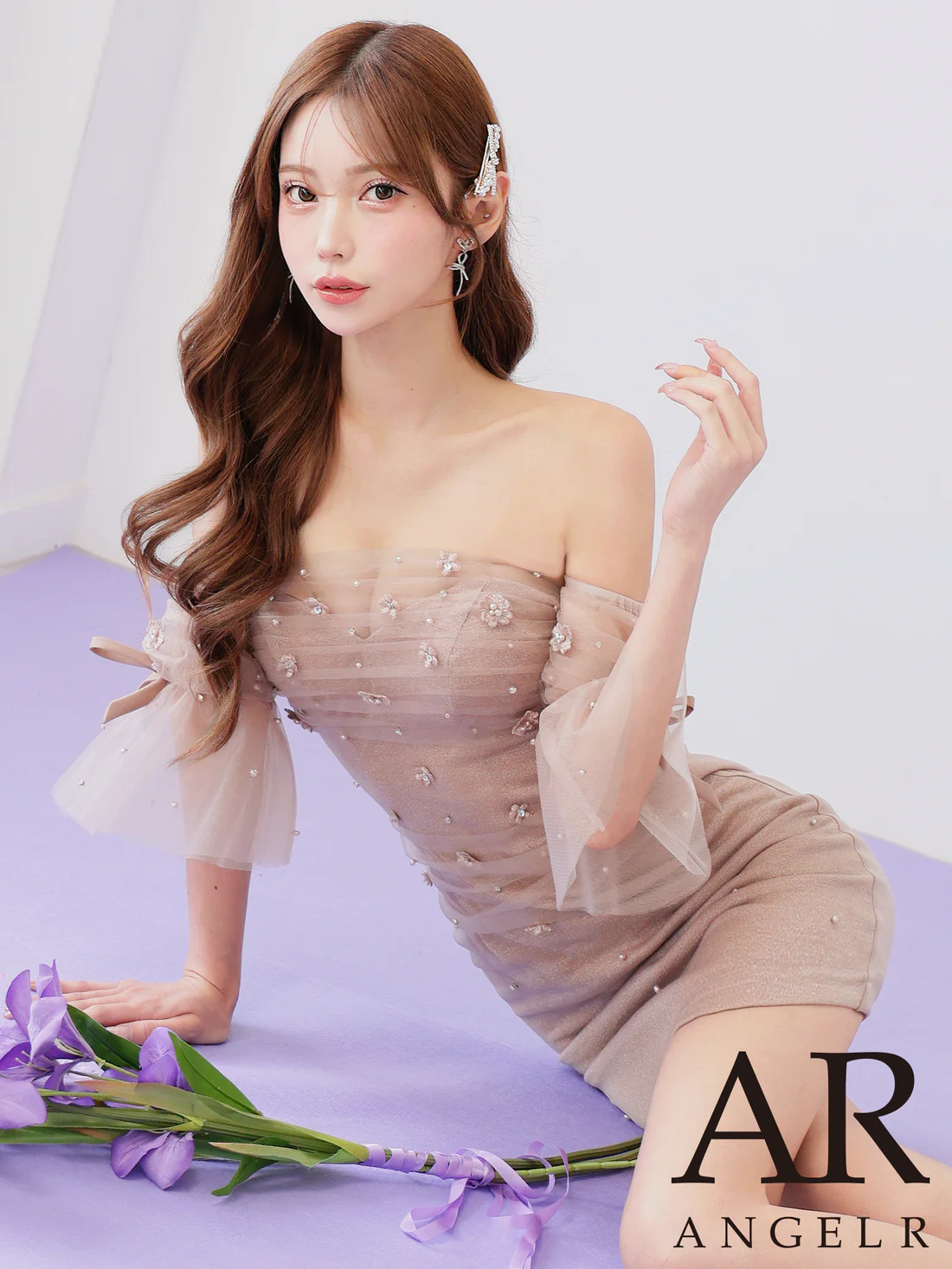 オフショル風 フラワー リボン メッシュ ベアトップ ビジュー フェミニン シアースリーブ キャミソール タイトミニドレスのメイン画像