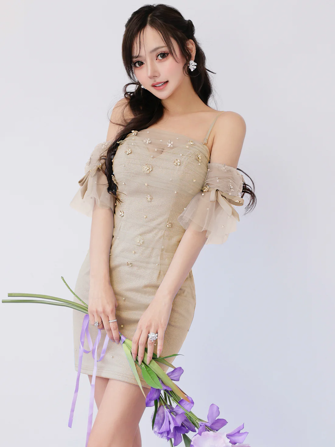 オフショル風 フラワー リボン メッシュ ベアトップ ビジュー フェミニン シアースリーブ キャミソール タイトミニドレスのイメージ画像6