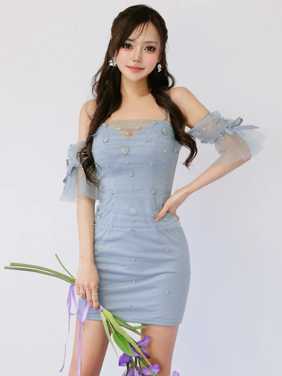 オフショル風 フラワー リボン メッシュ ベアトップ ビジュー フェミニン シアースリーブ キャミソール タイトミニドレスのイメージ画像8