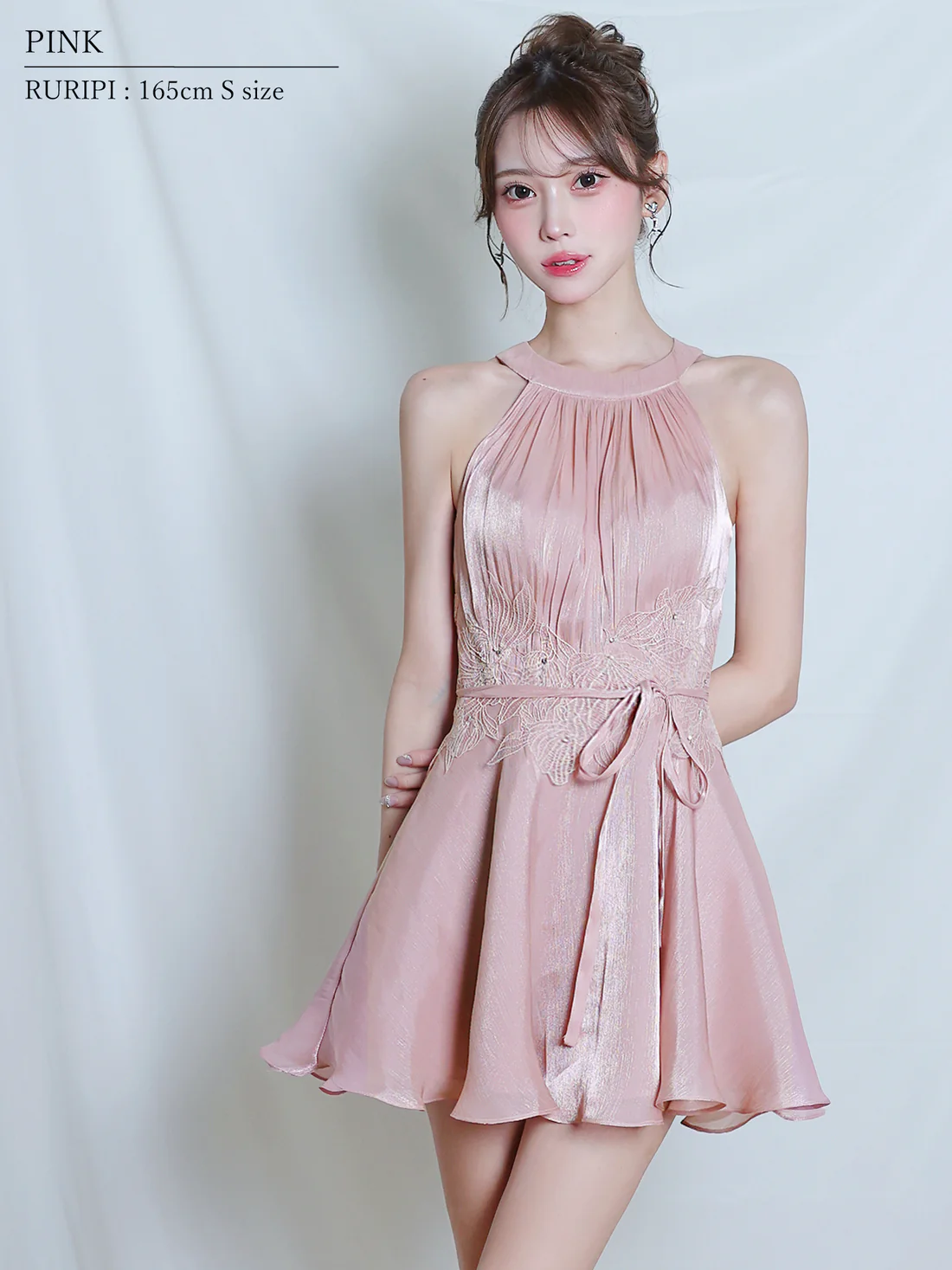 ホルターネック ウエストリボン フラワーメッシュ ギャザー 刺繍 フレアミニドレスのイメージ画像3