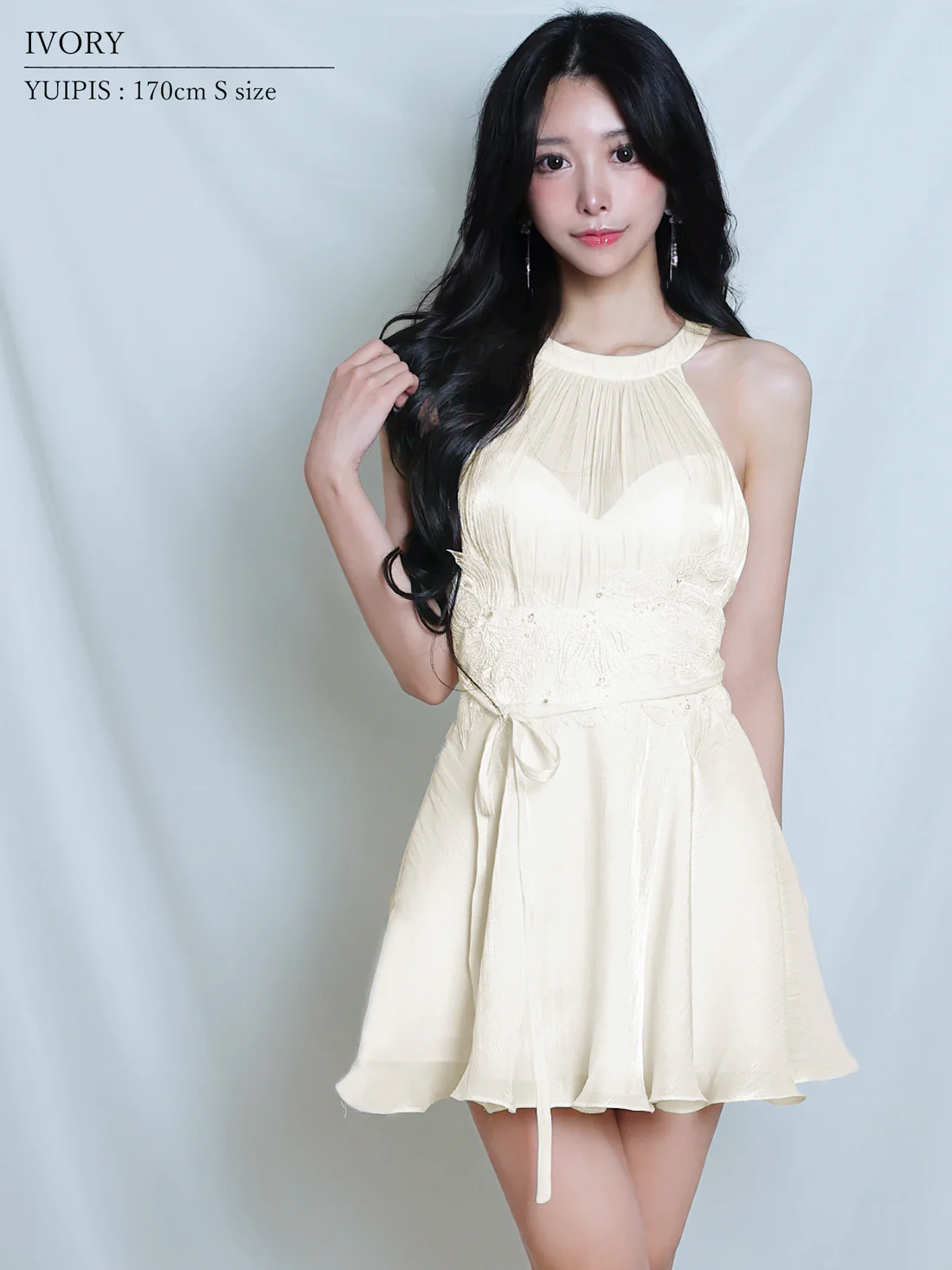 ホルターネック ウエストリボン フラワーメッシュ ギャザー 刺繍 フレアミニドレスのイメージ画像4