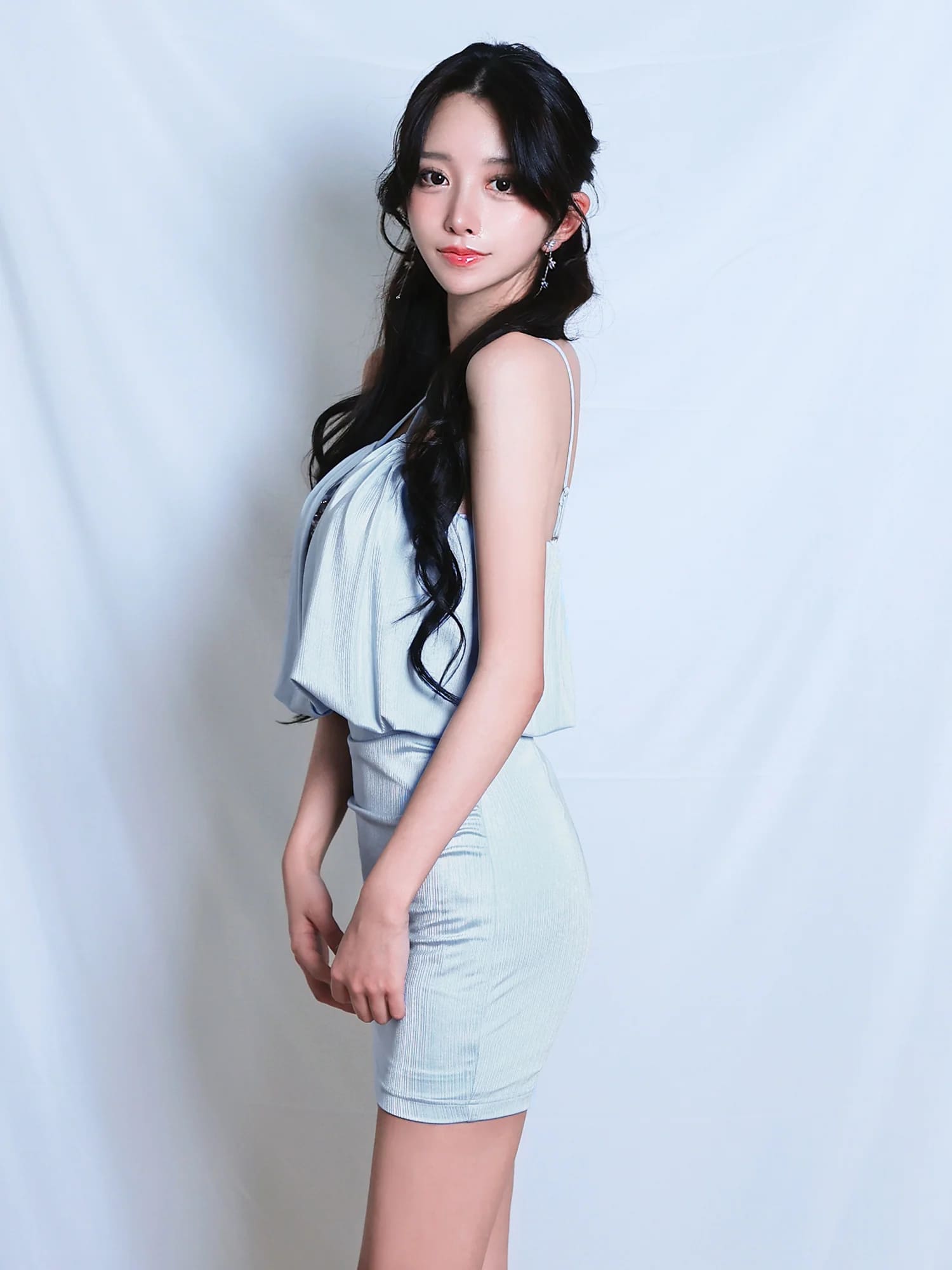 クロスデザイン キャミソール バストVカット ウエストタック ビジュー タイトミニドレスのイメージ画像9