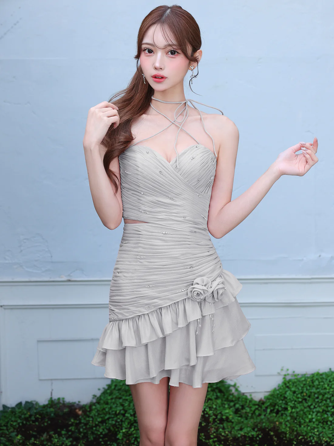 オフショルダー ネックストラップ フラワーモチーフ フリル 長袖 フェミニン フレアミニドレスのイメージ画像8