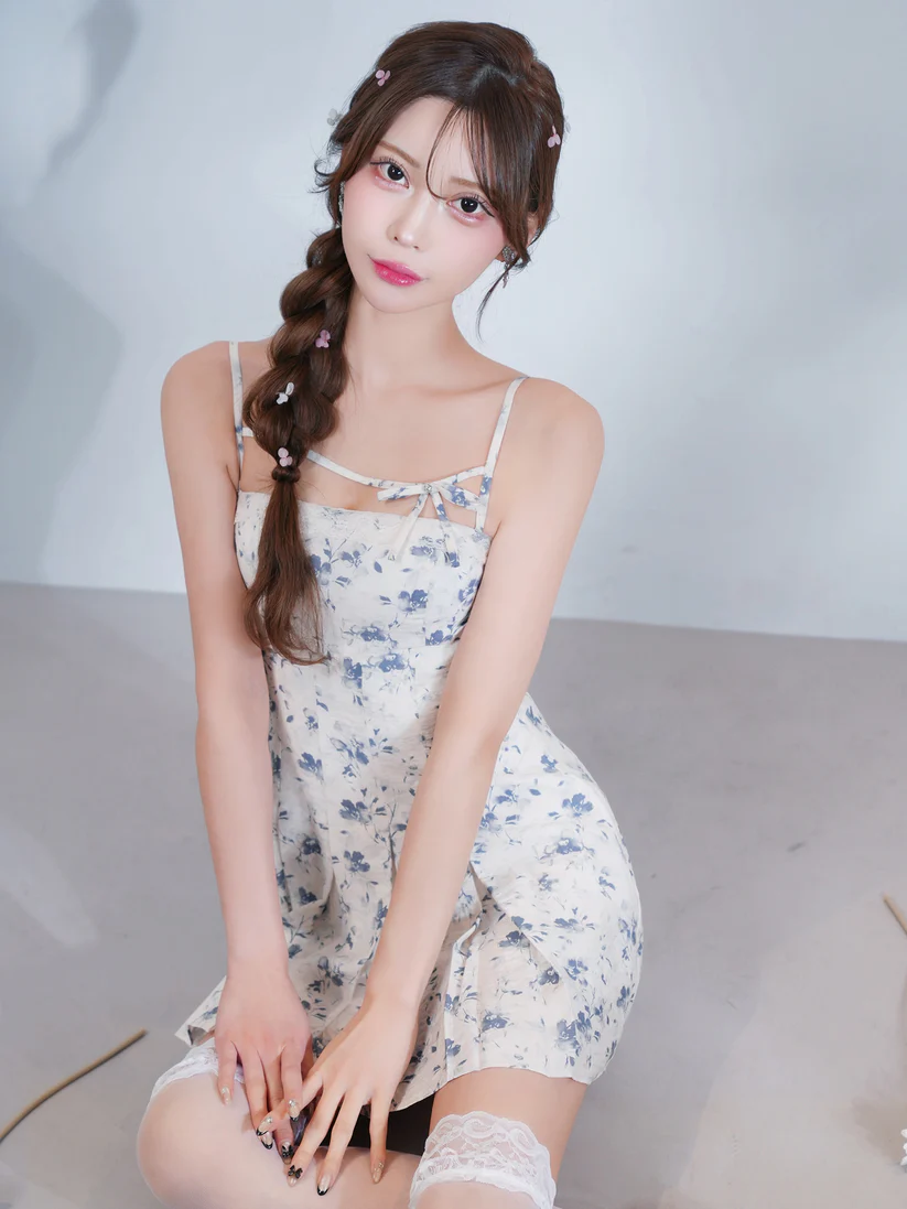 キャミソール カットデザイン リボン フラワー プリーツスカート フレアミニドレスのイメージ画像5