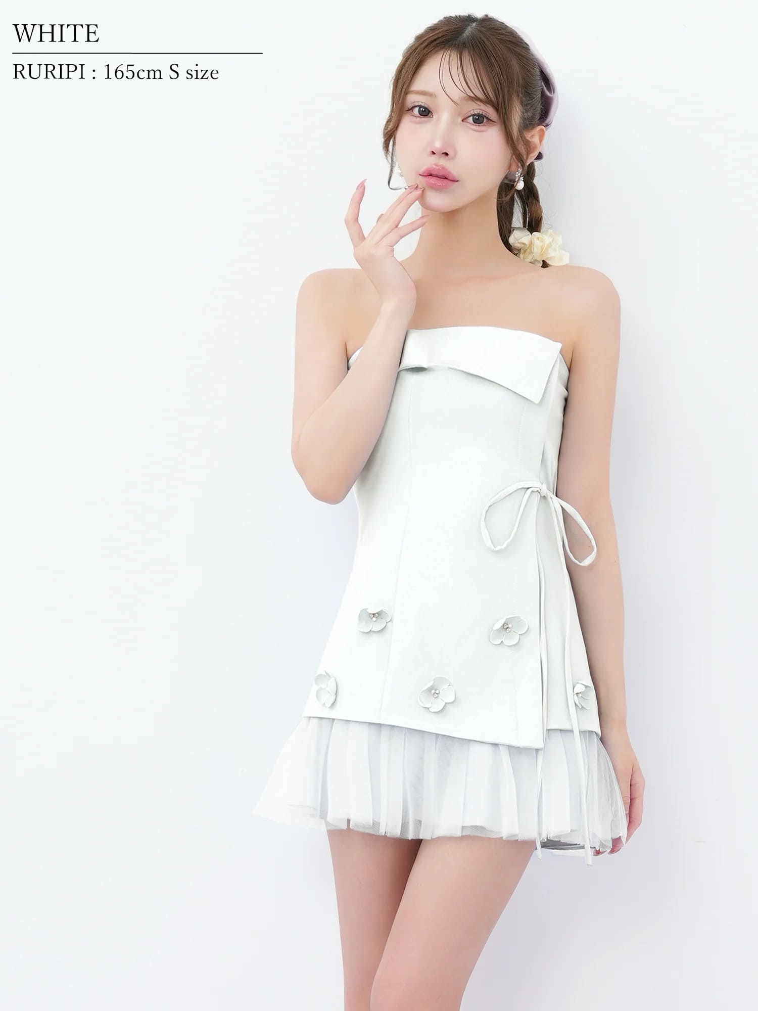 ベアトップ ウエストリボン フラワー ビジュー チュールフリル フレアミニドレスのイメージ画像3