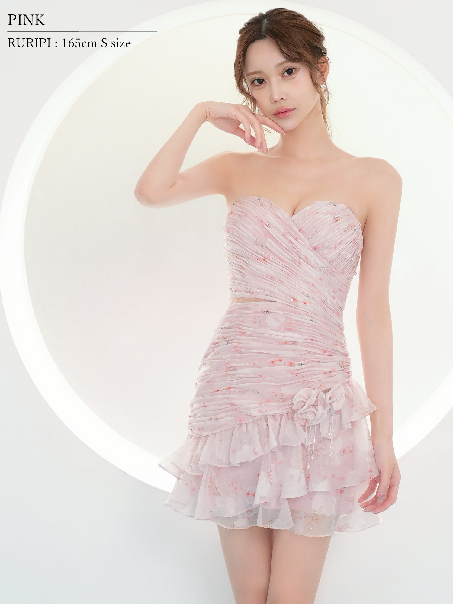 2way ホルターネック ベアトップ ドレープ シャーリング ウエストカット ラメ フリル 花柄 フレアミニドレスのイメージ画像5