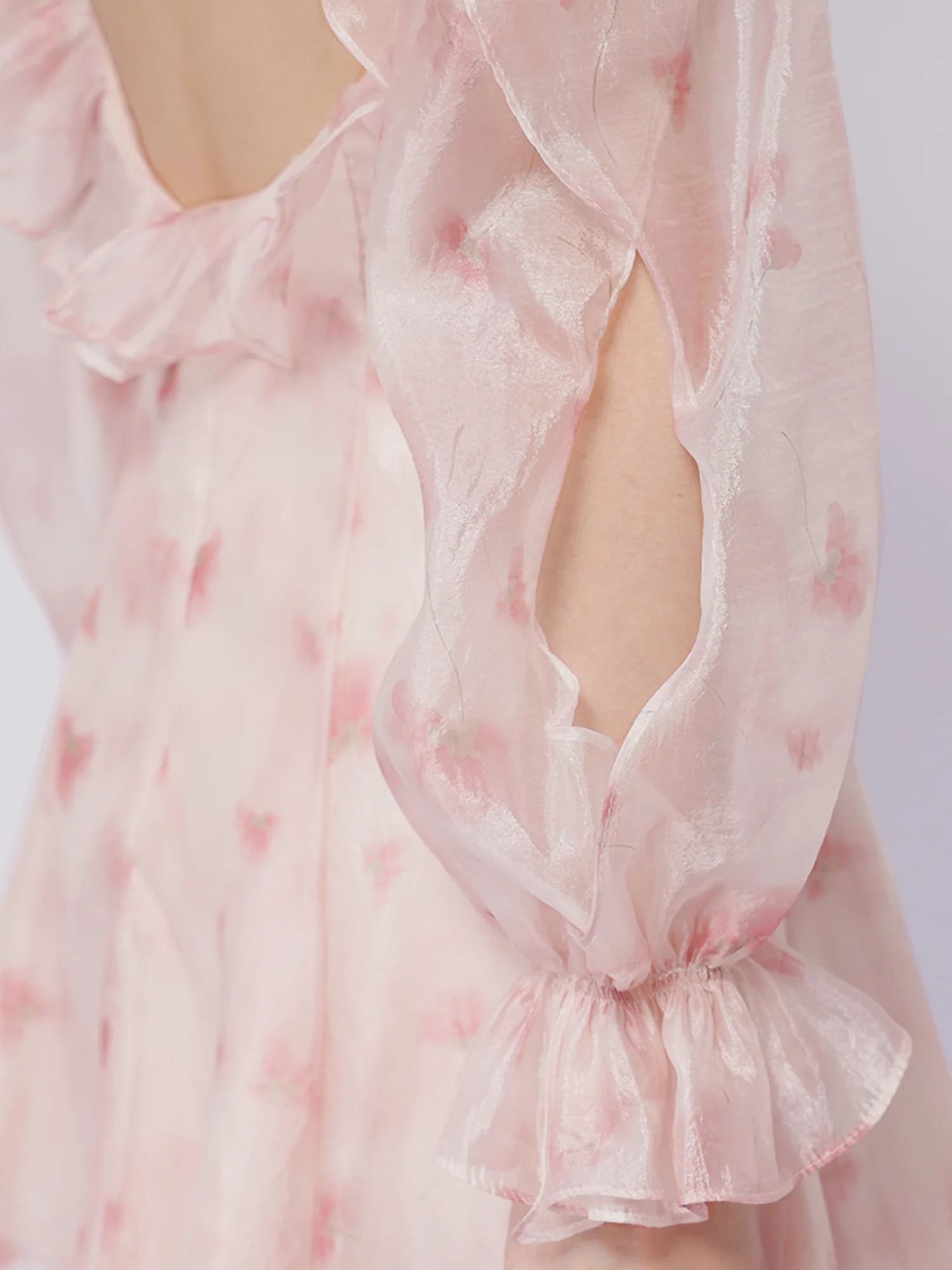 ホルターネック フリル 肩あき 長袖 バックオープン シフォン フラワープリント フレアミニドレスのイメージ画像8