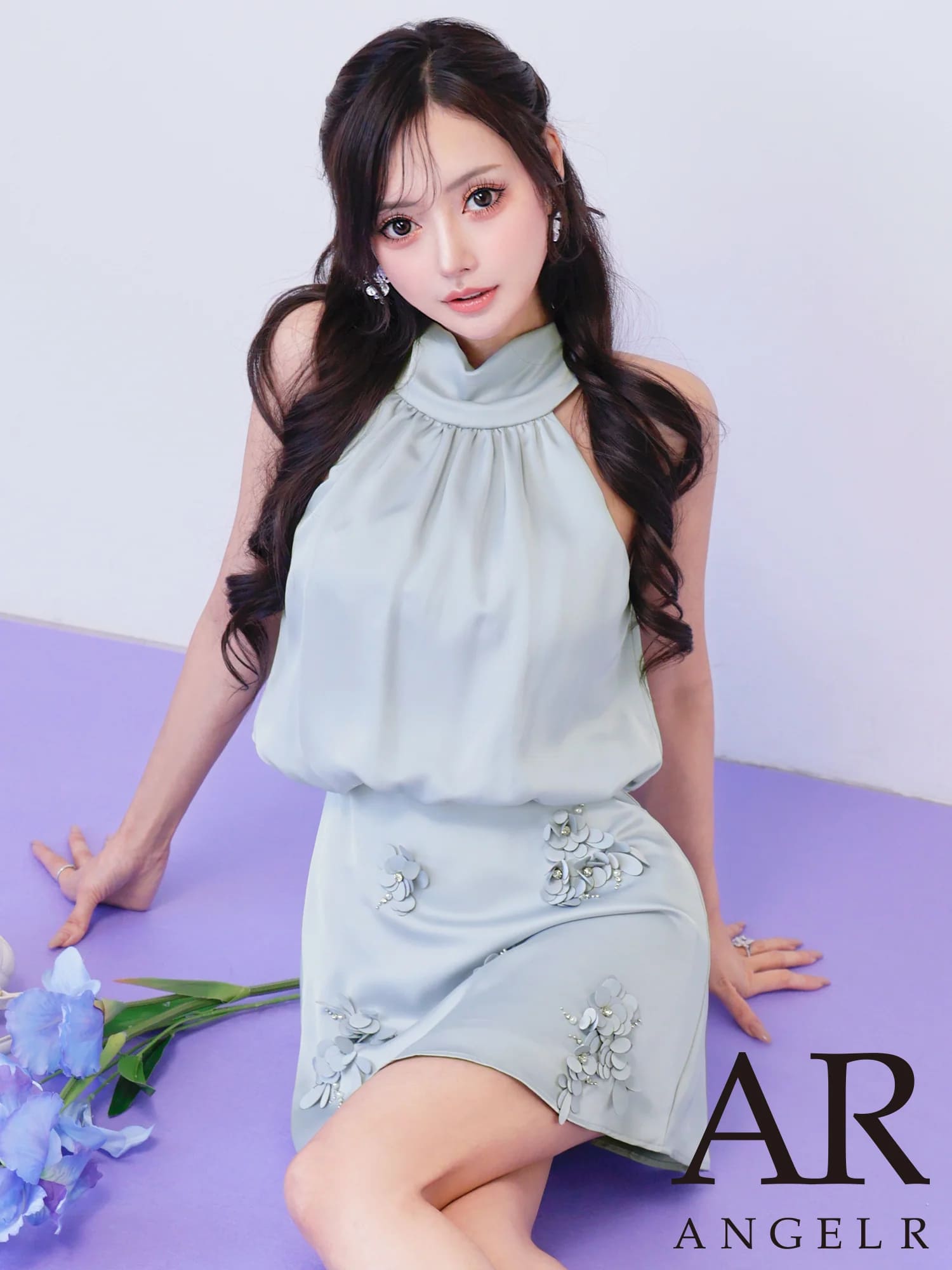 ホルターネック リボン ウエストマーク フラワーレース サテン ワンカラー フレアミニドレスのメイン画像